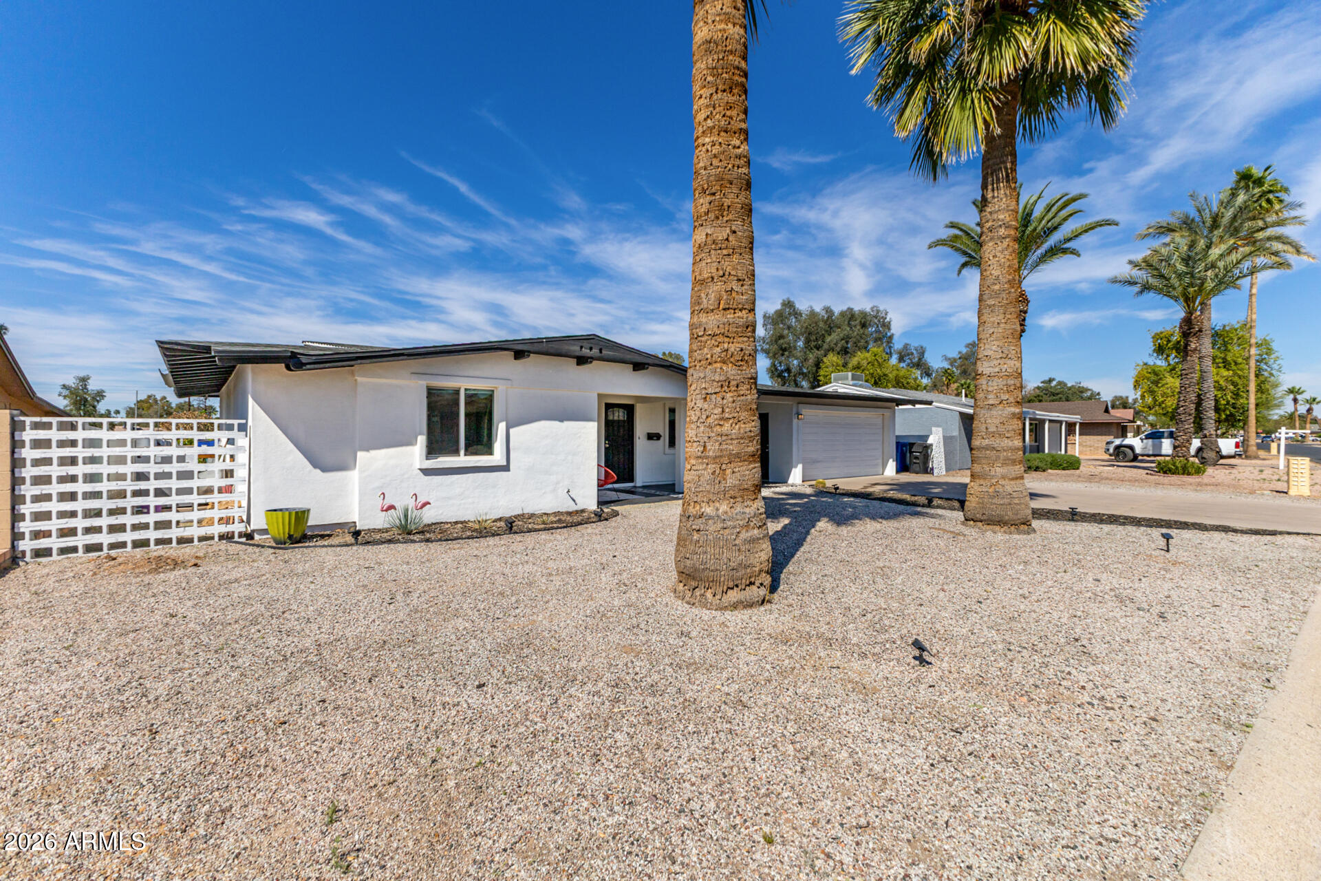 836 S SARANAC Avenue