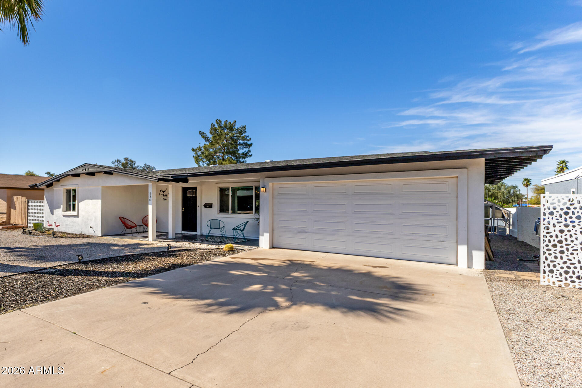 836 S SARANAC Avenue