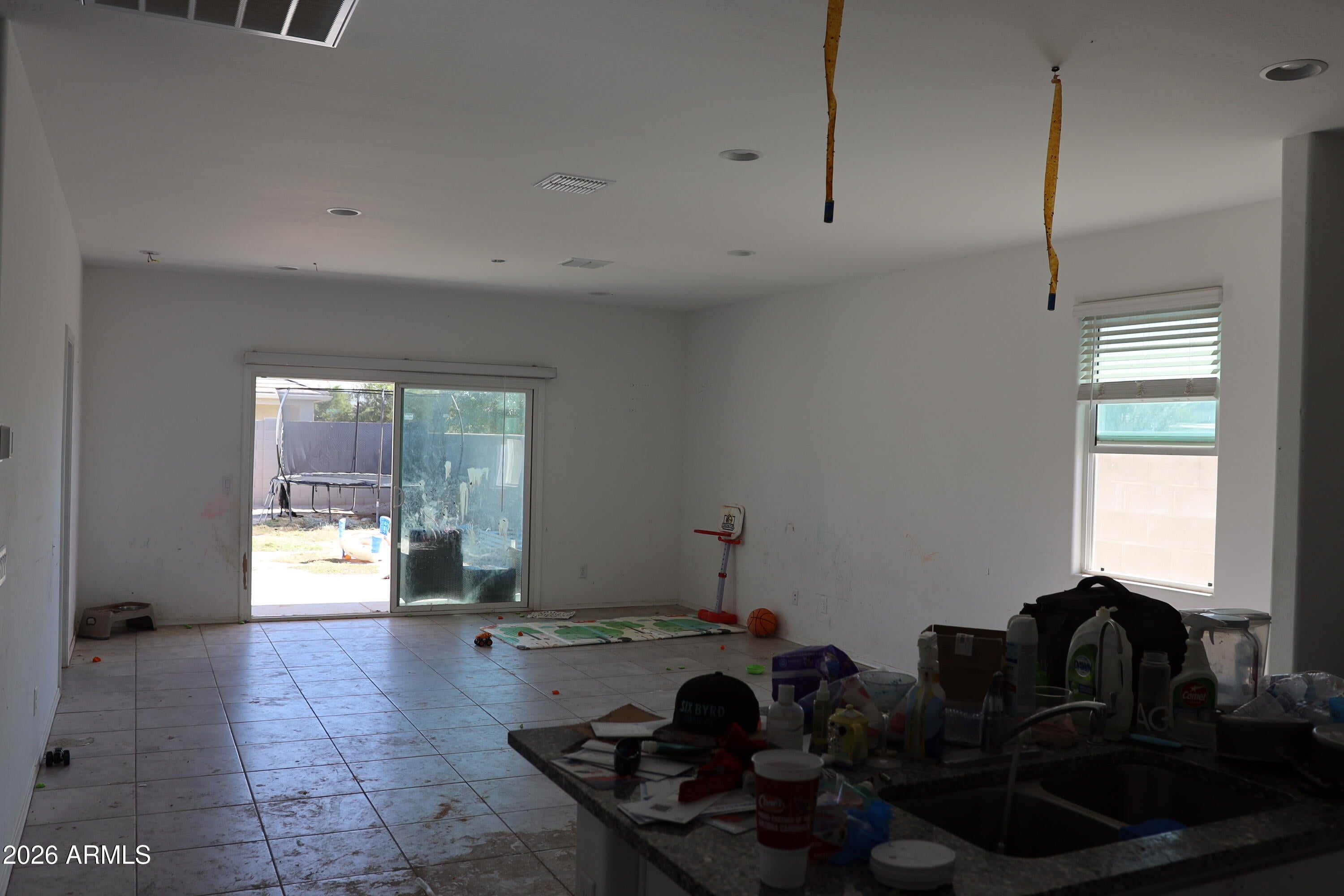 3524 N SEQUOIA Street