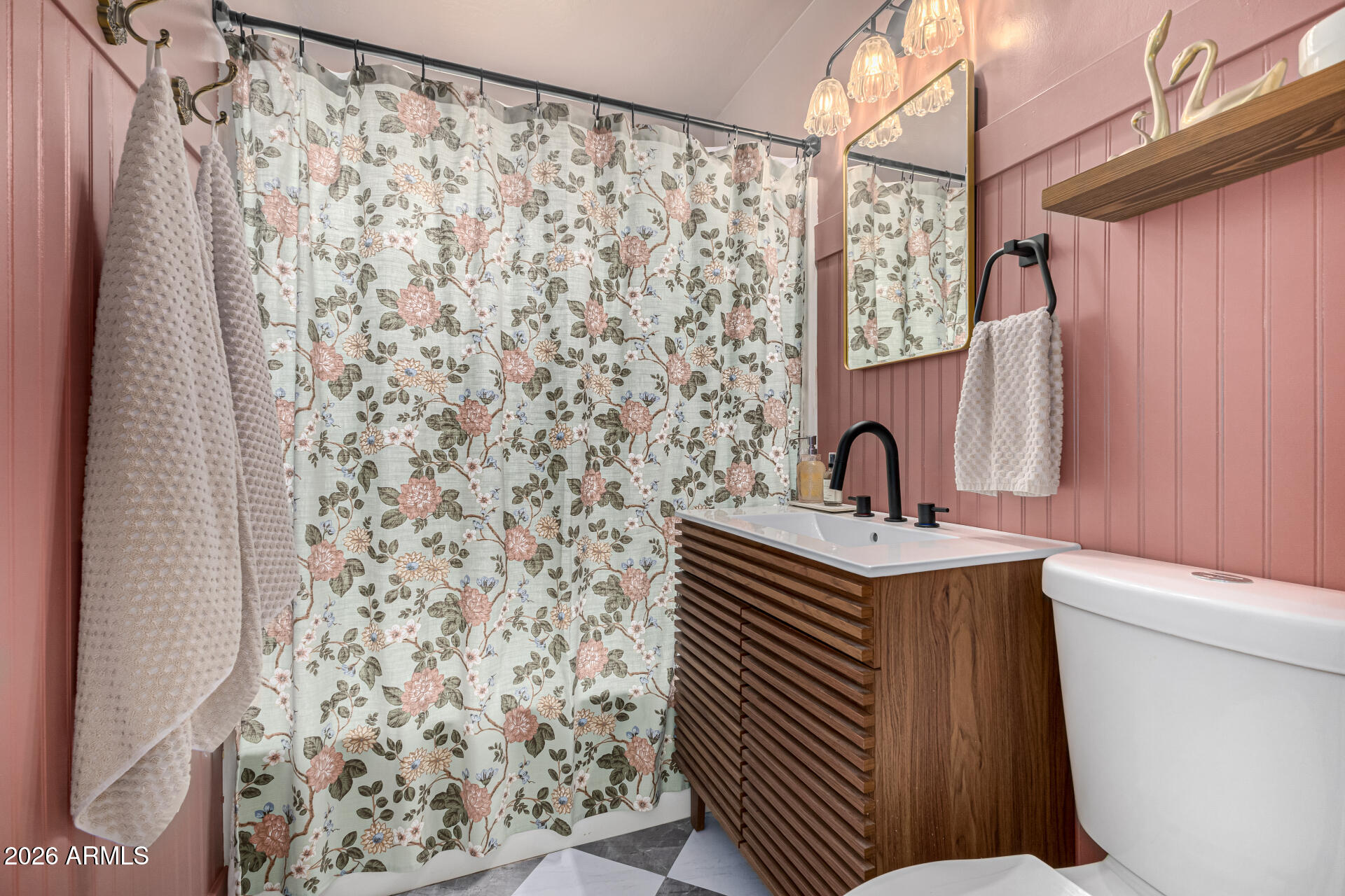 811 E EL CAMINITO Drive