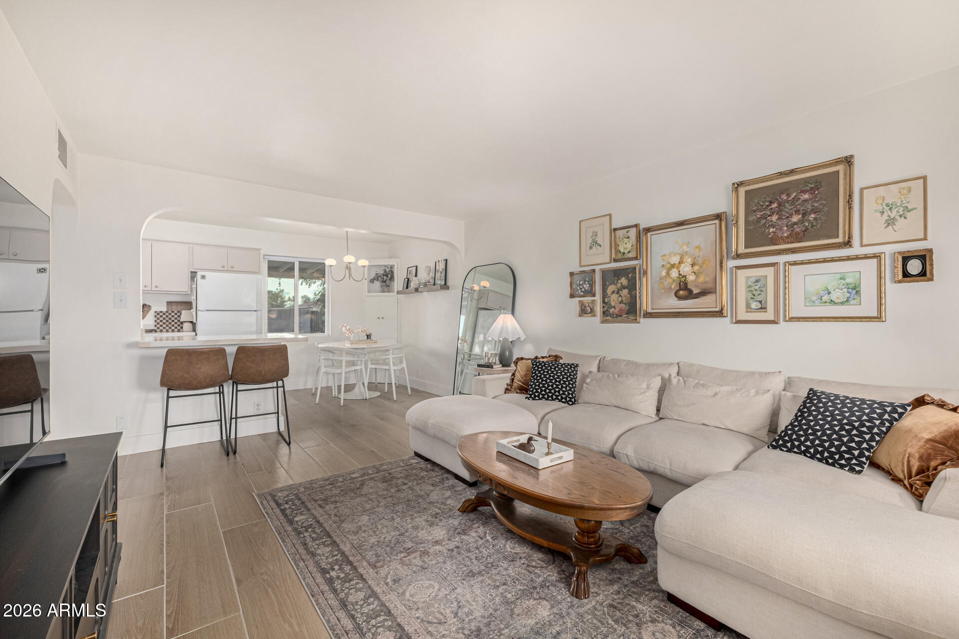 811 E EL CAMINITO Drive