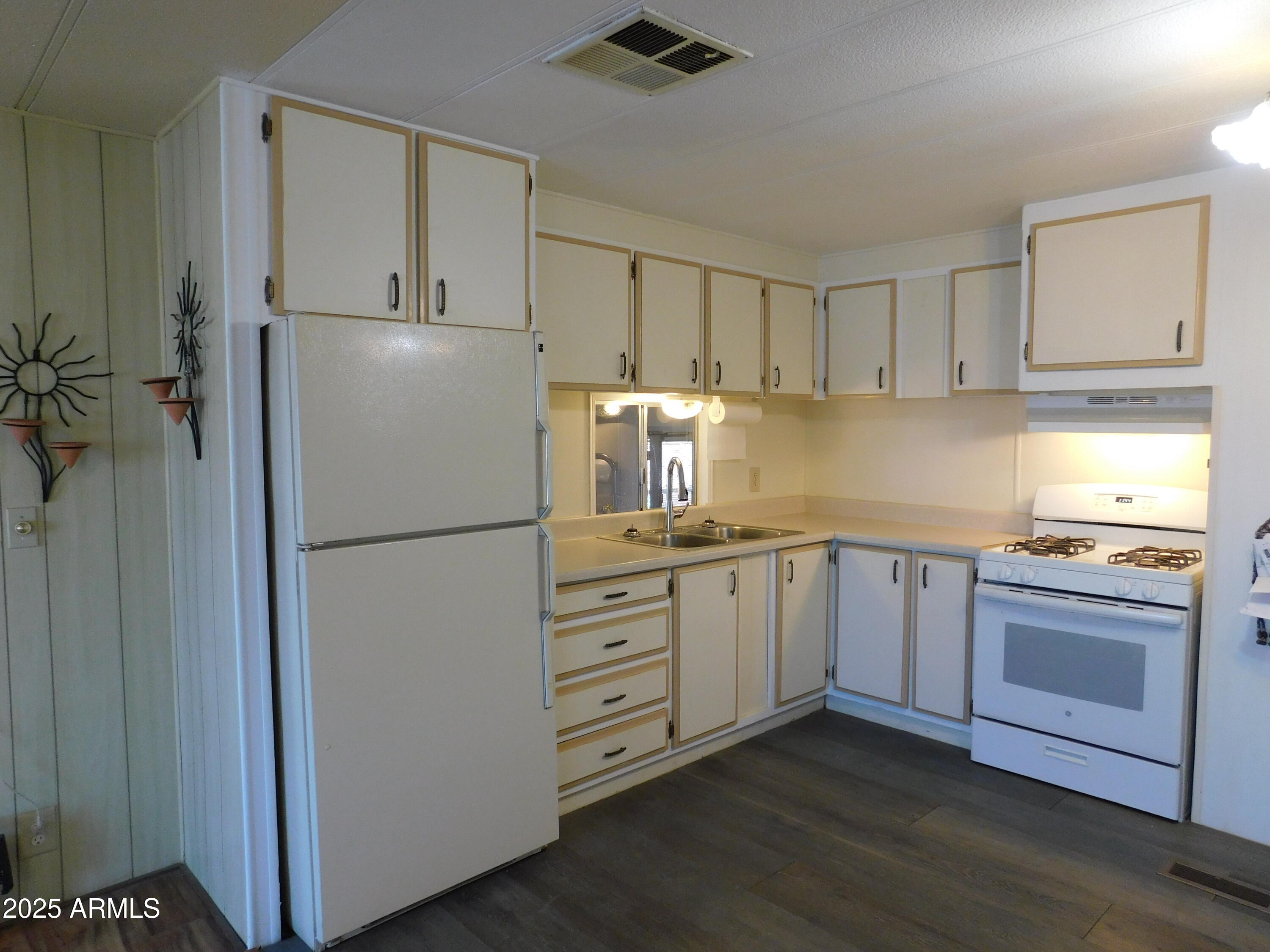 Search Homes 3 925 N Plaza Drive 29