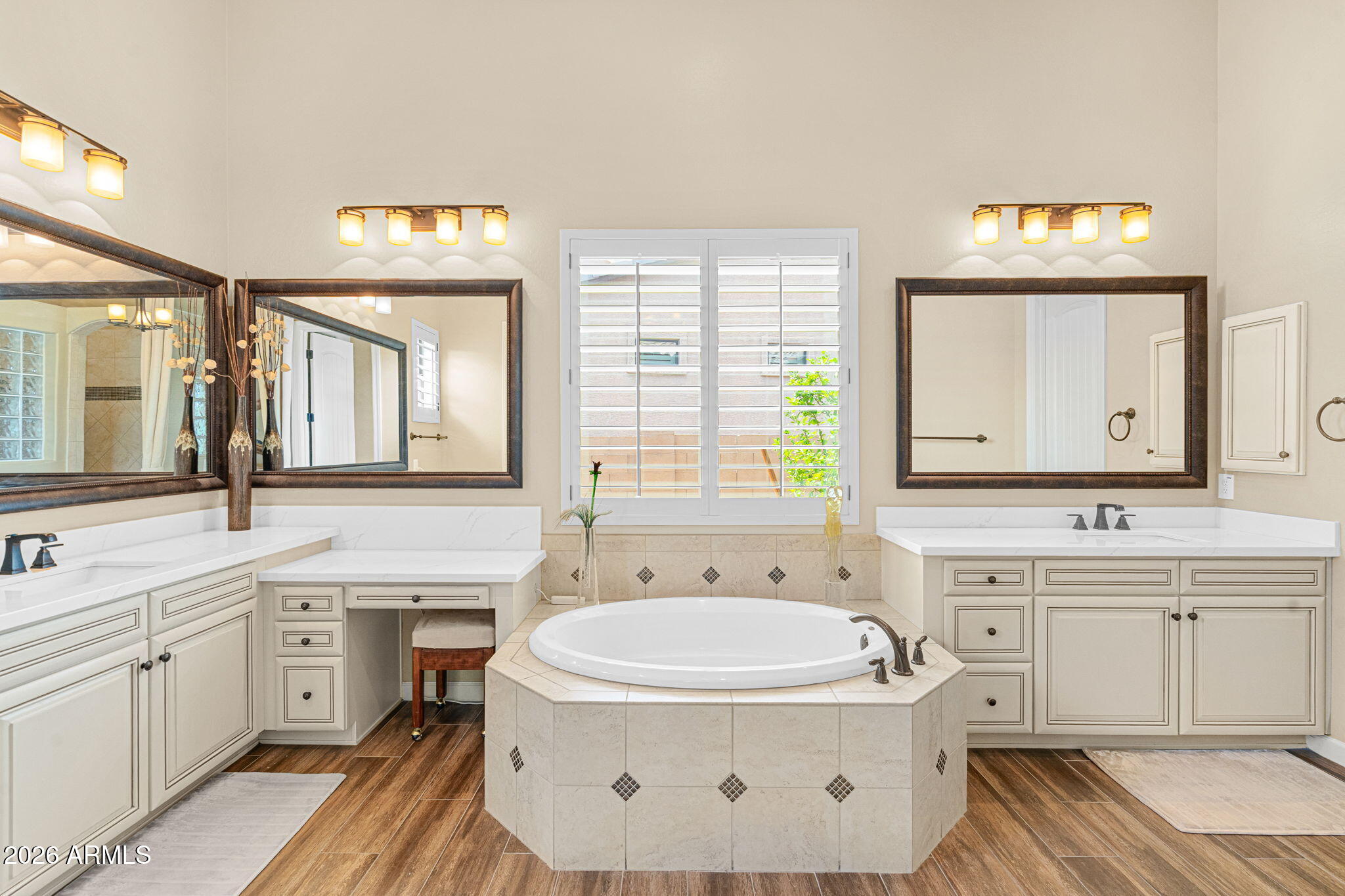 Gilbert, Arizona, 85296, United States, 5 Bedrooms Bedrooms, ,5 BathroomsBathrooms,Residential,Active,2033982