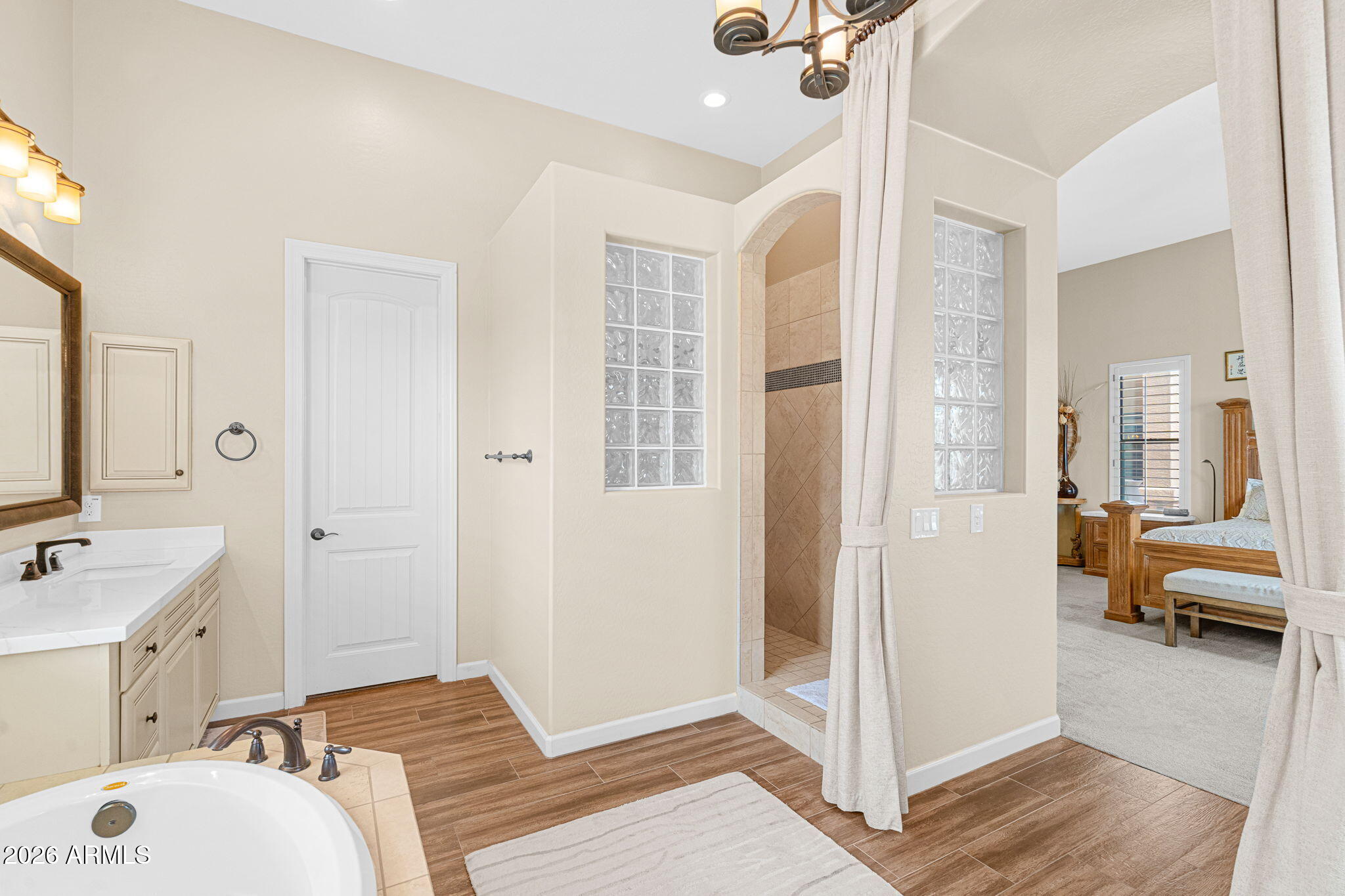 Gilbert, Arizona, 85296, United States, 5 Bedrooms Bedrooms, ,5 BathroomsBathrooms,Residential,Active,2033982