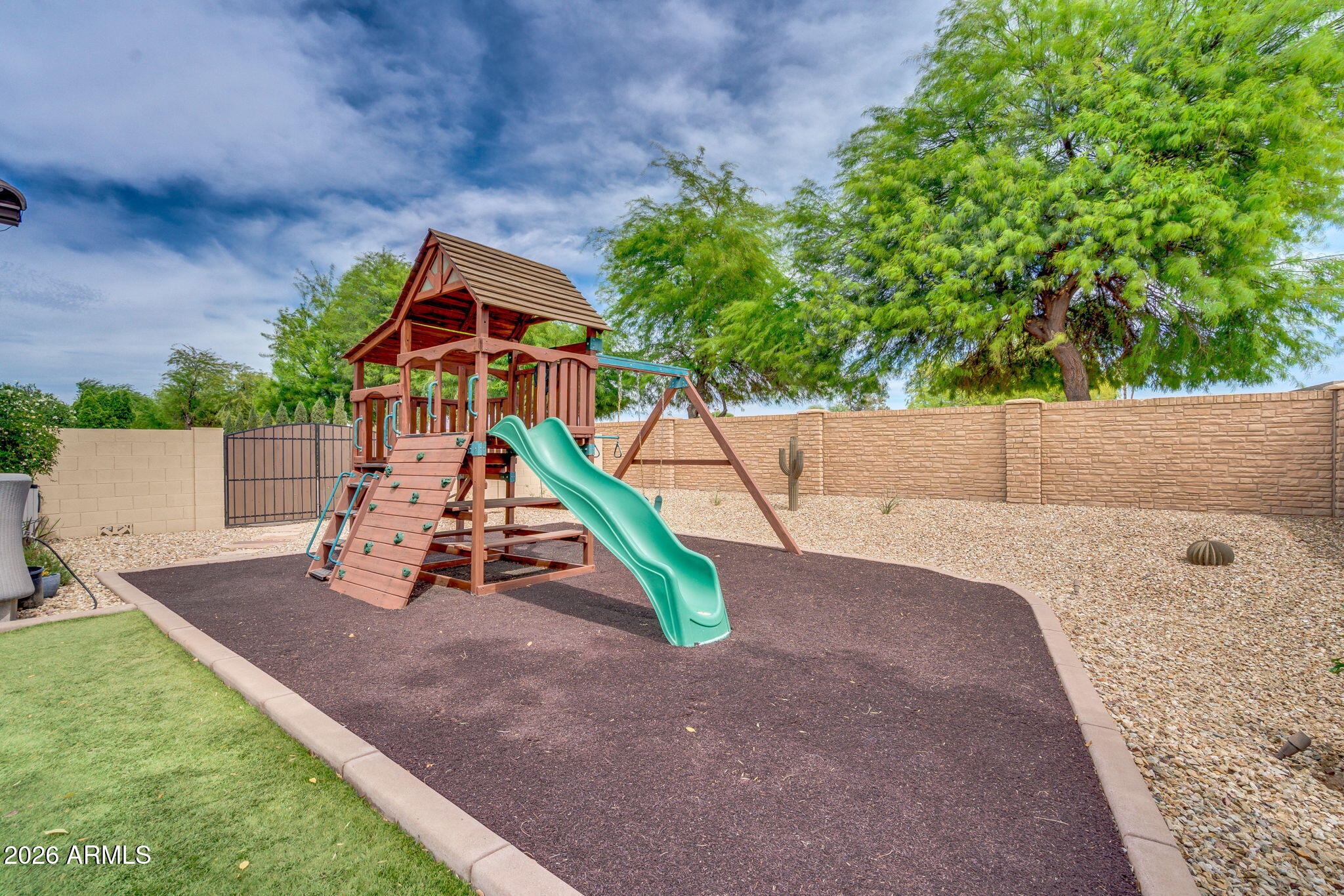 Gilbert, Arizona, 85296, United States, 5 Bedrooms Bedrooms, ,5 BathroomsBathrooms,Residential,Active,2033982