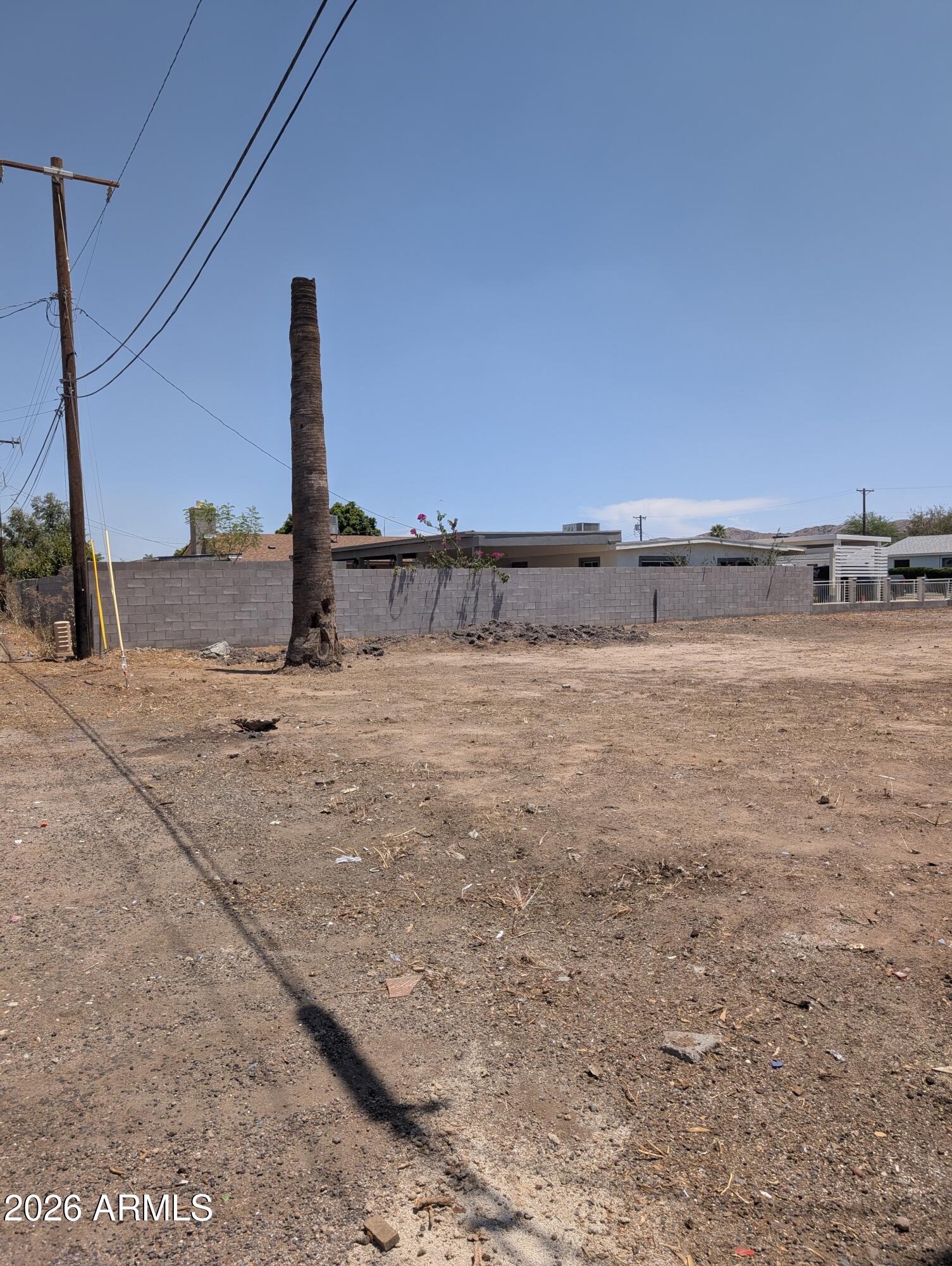2202 E NANCY Lane 61