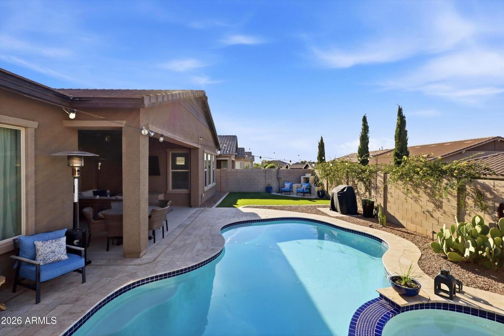 Photo of 1422 E Milada Drive, Phoenix, AZ 85042 (MLS # 7000581)