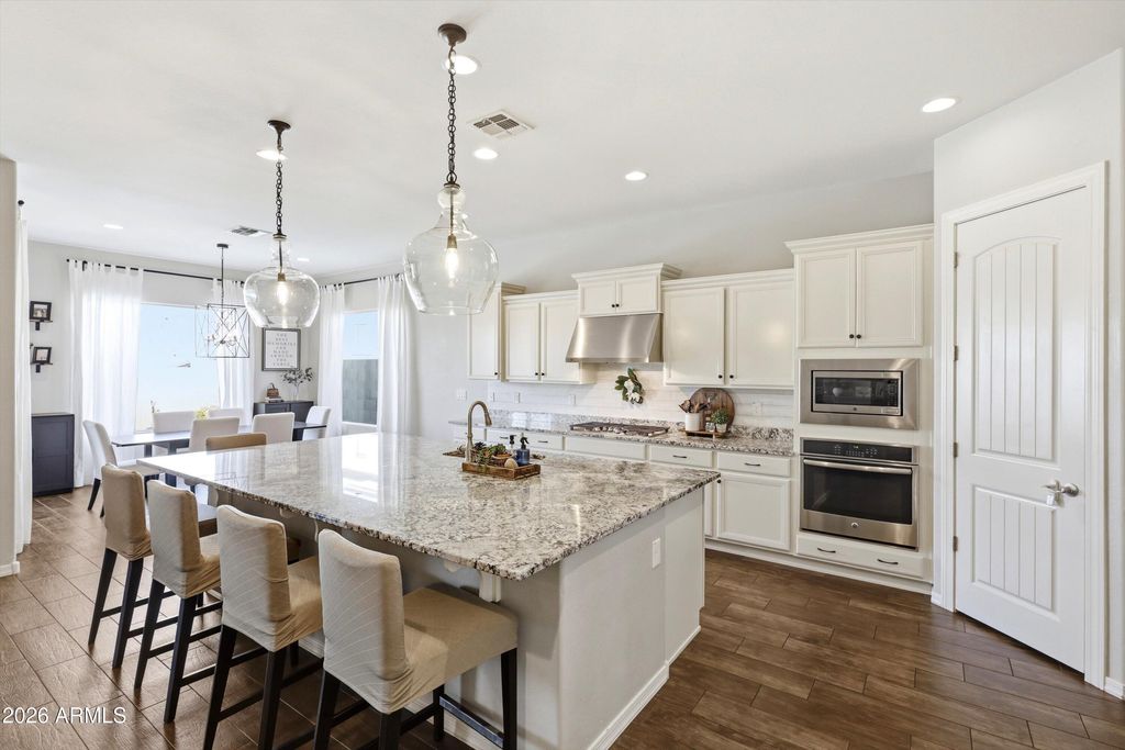 Photo of 1422 E Milada Drive, Phoenix, AZ 85042 (MLS # 7000581)