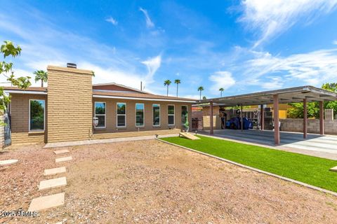 2922 E KINGS Avenue Phoenix AZ 85032