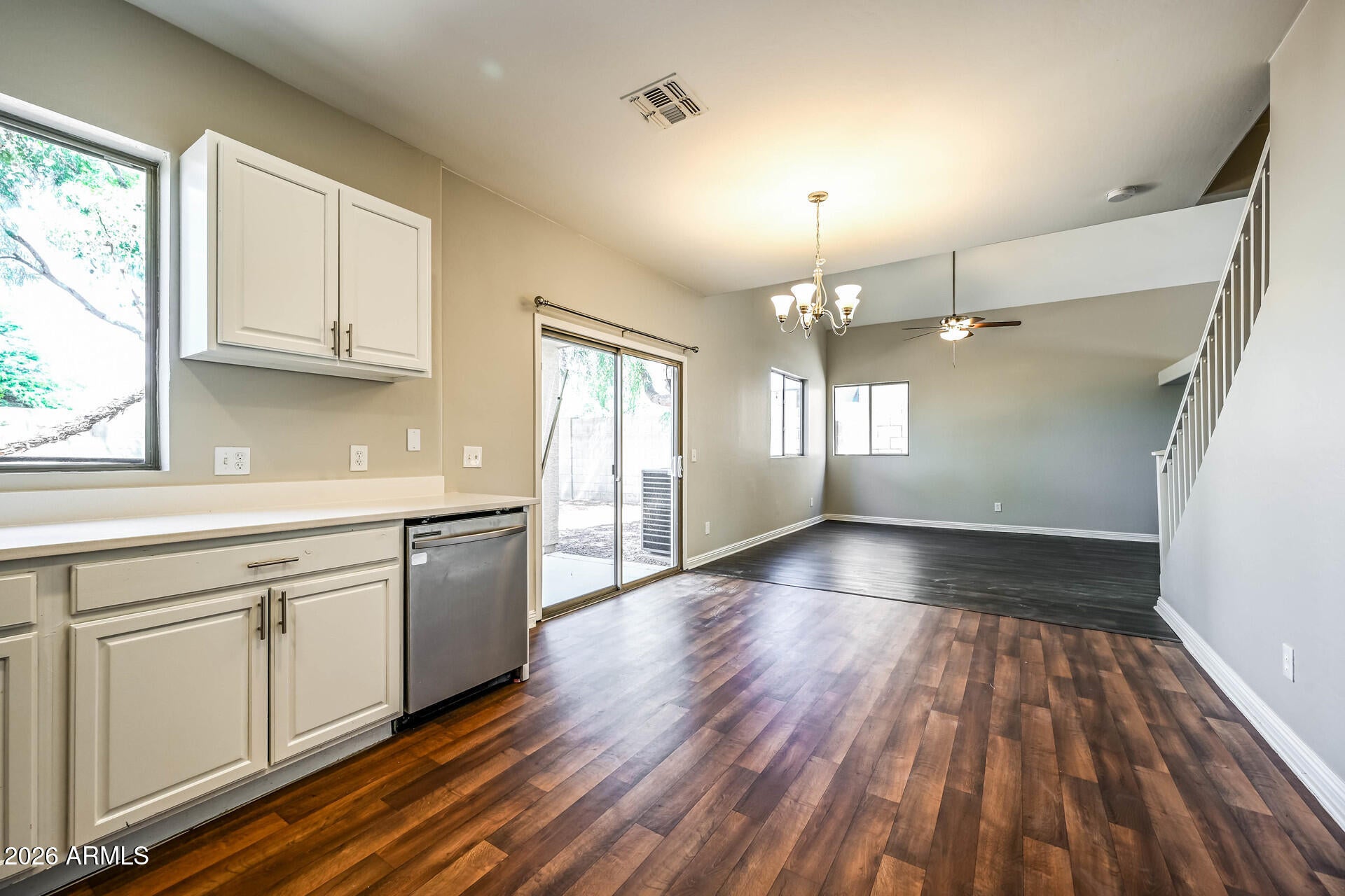 3044 W LOS GATOS Drive