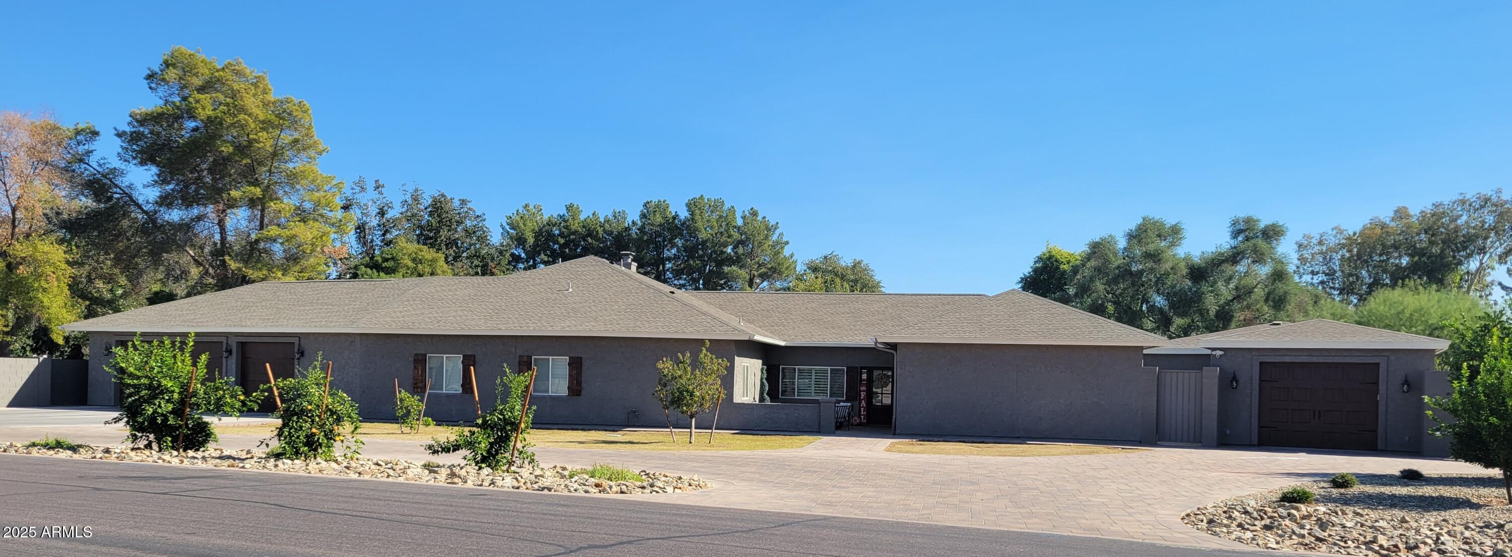 601 N BULLMOOSE Drive