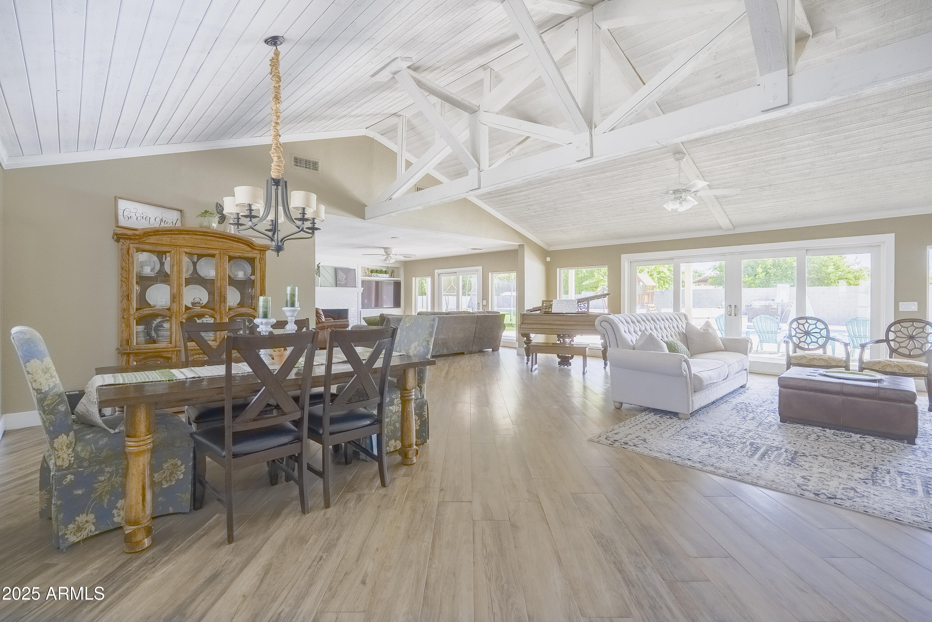 601 N BULLMOOSE Drive