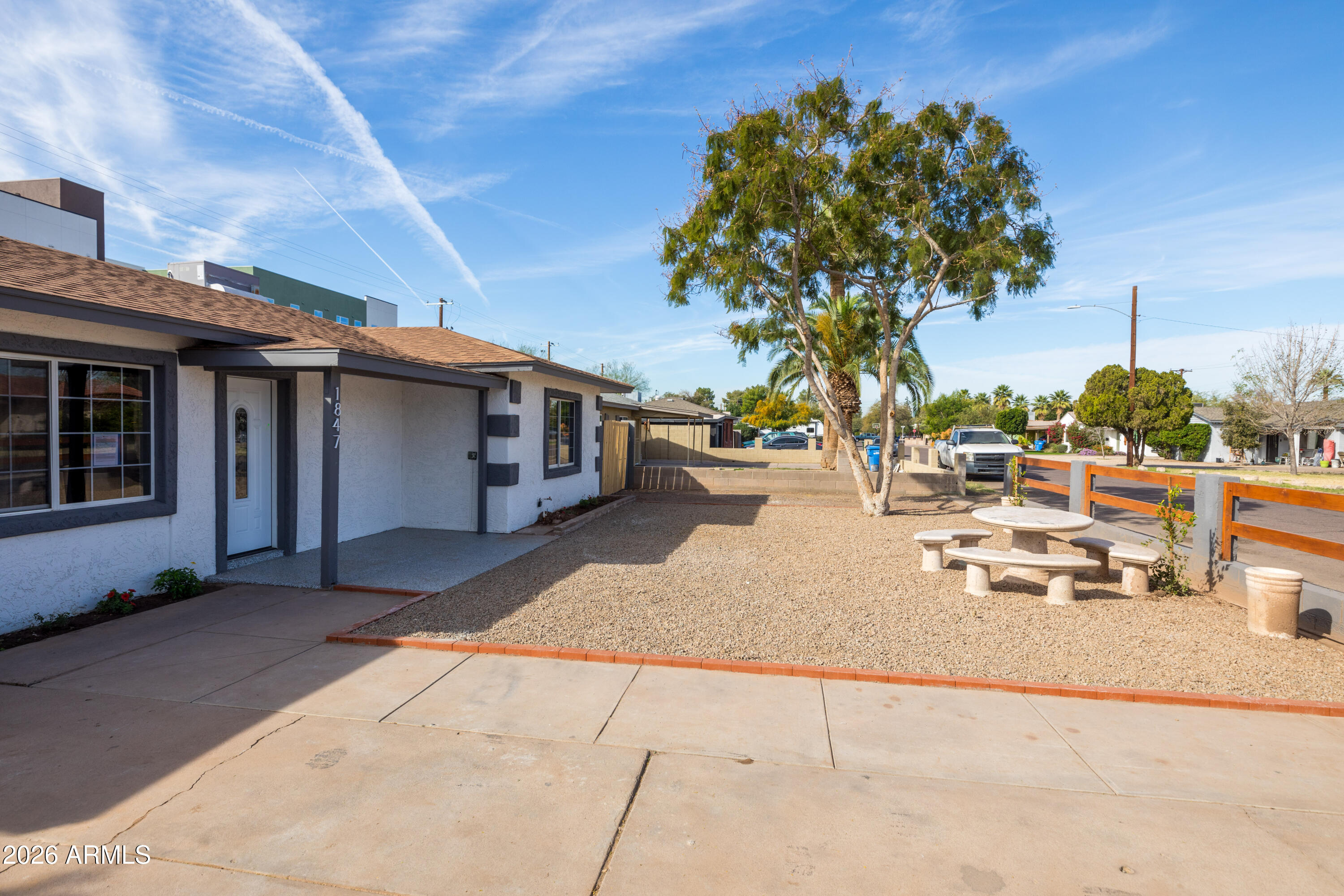 1847 E PINCHOT Avenue