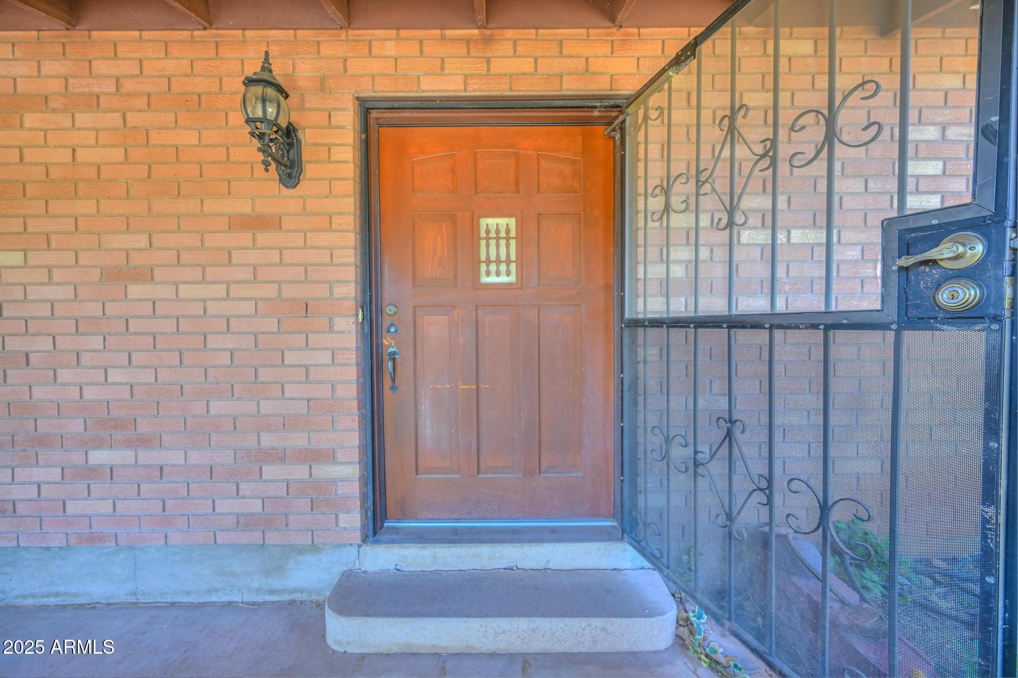 1548 HUMMINGBIRD Lane