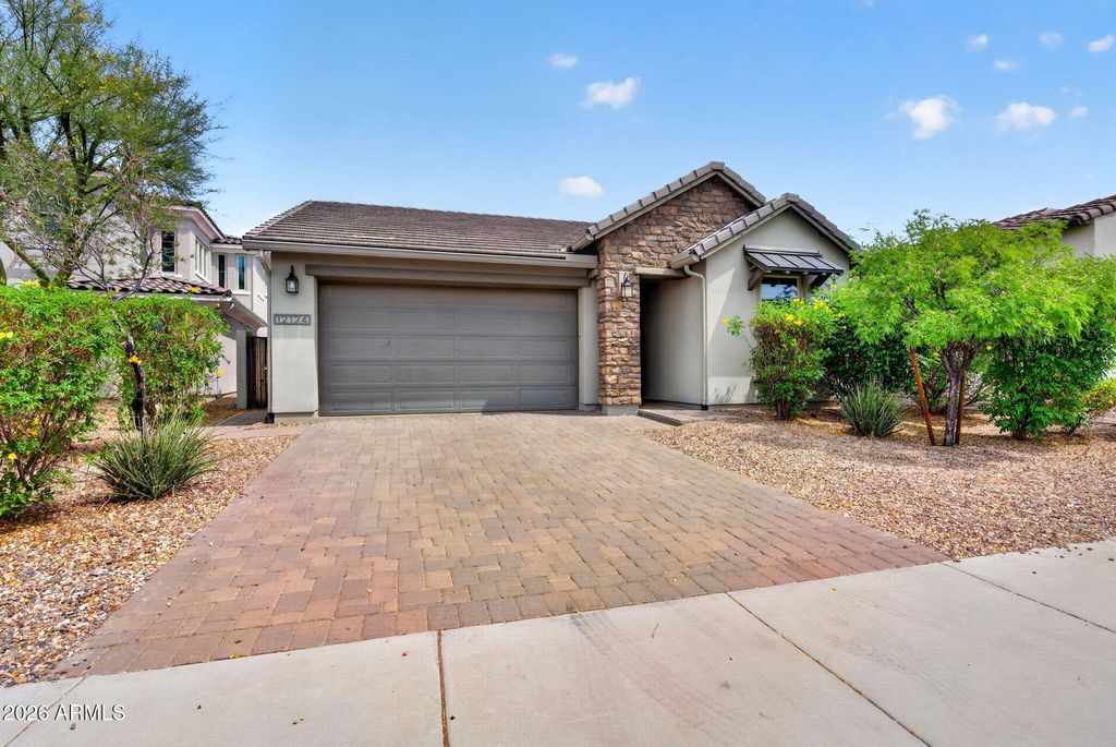 Photo of 12124 W Peak View Road, Peoria, AZ 85383 (MLS # 7012805)