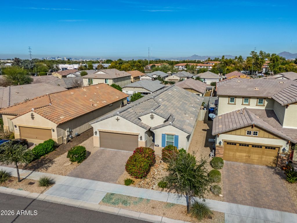 Photo of 3710 E Branham Lane, Phoenix, AZ 85042 (MLS # 6975388)