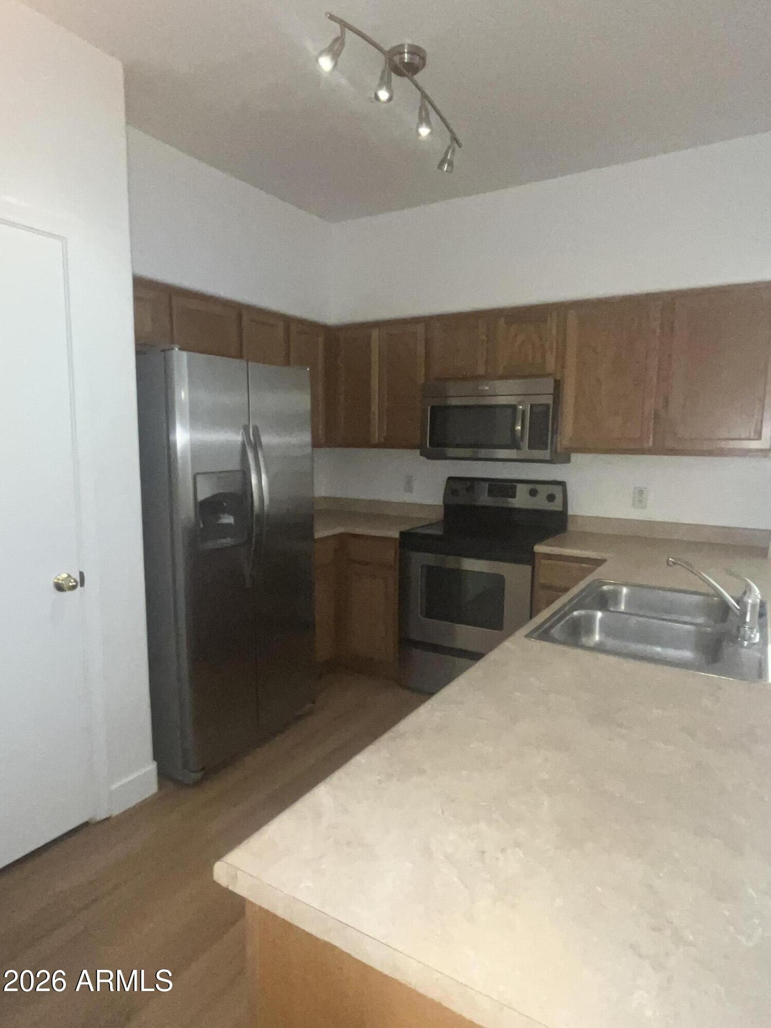 525 N MILLER Road 120