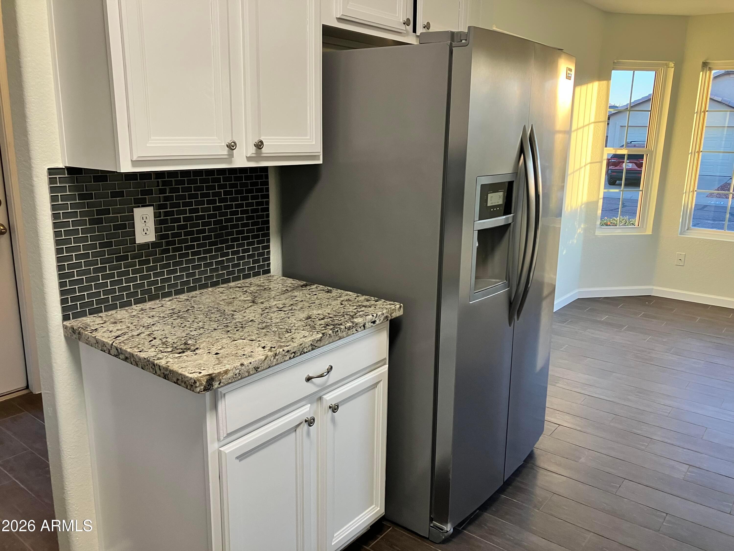 2240 E Aire Libre Avenue