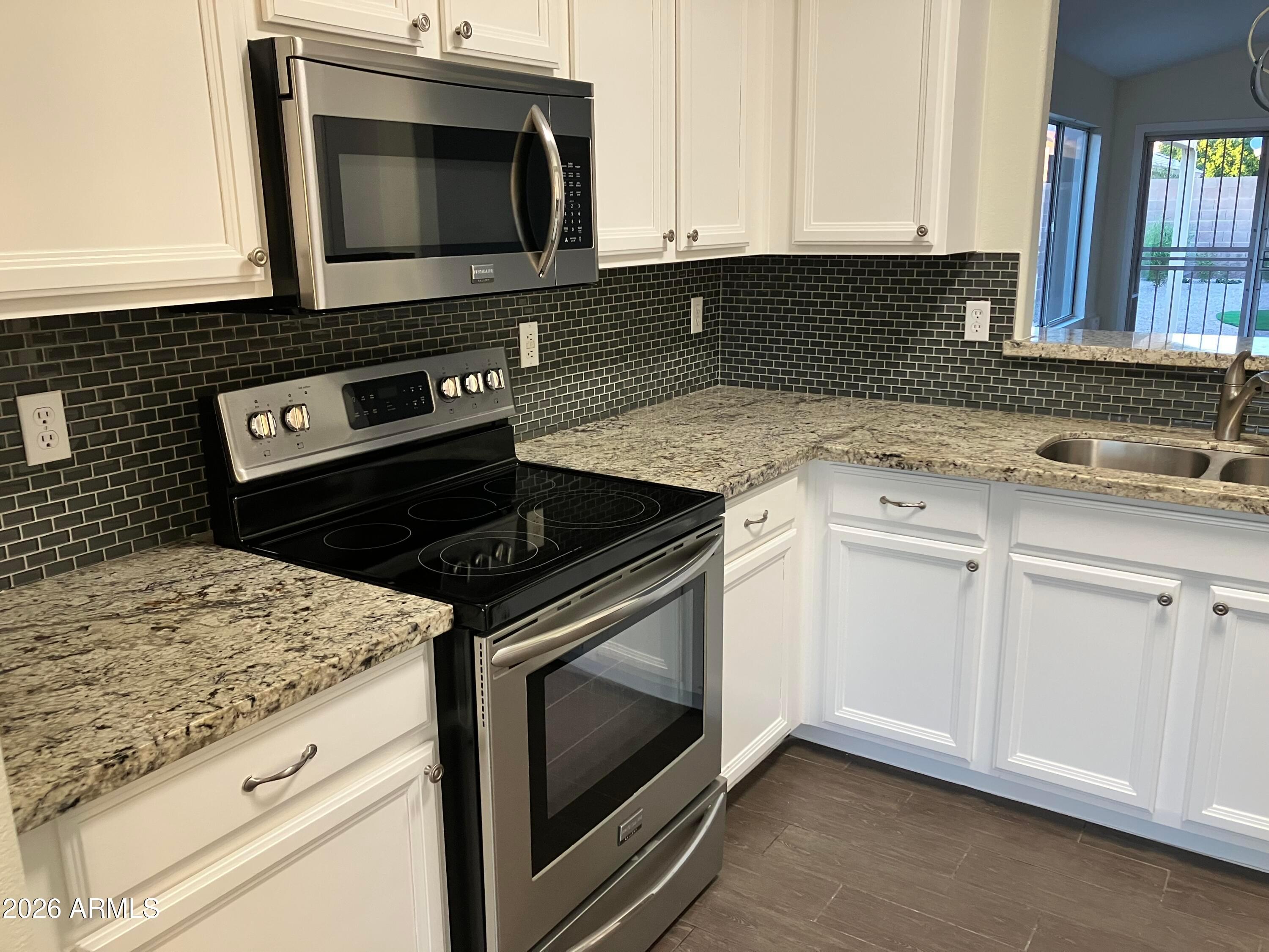 2240 E Aire Libre Avenue