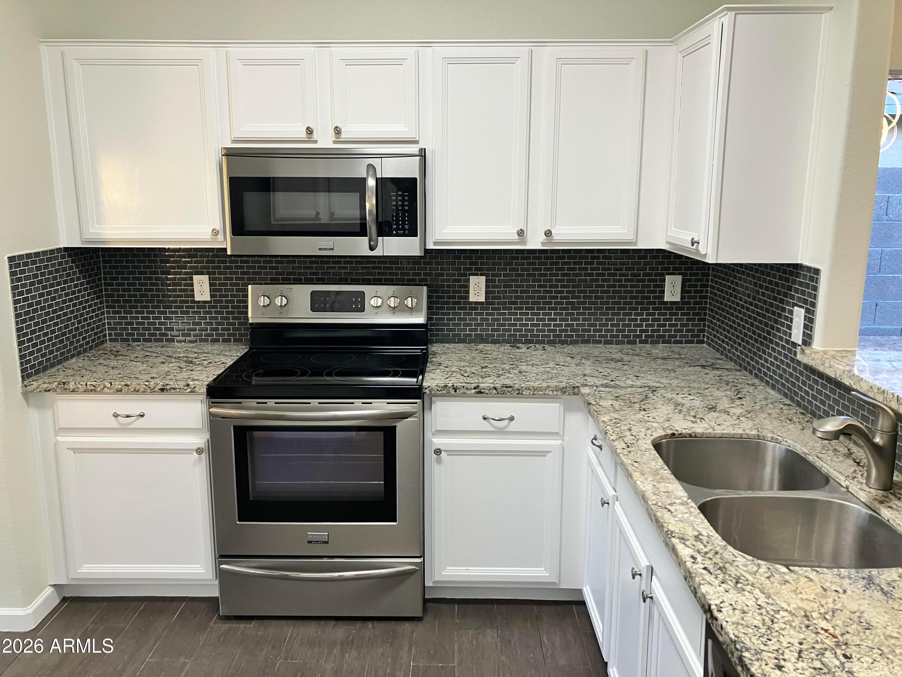 2240 E Aire Libre Avenue