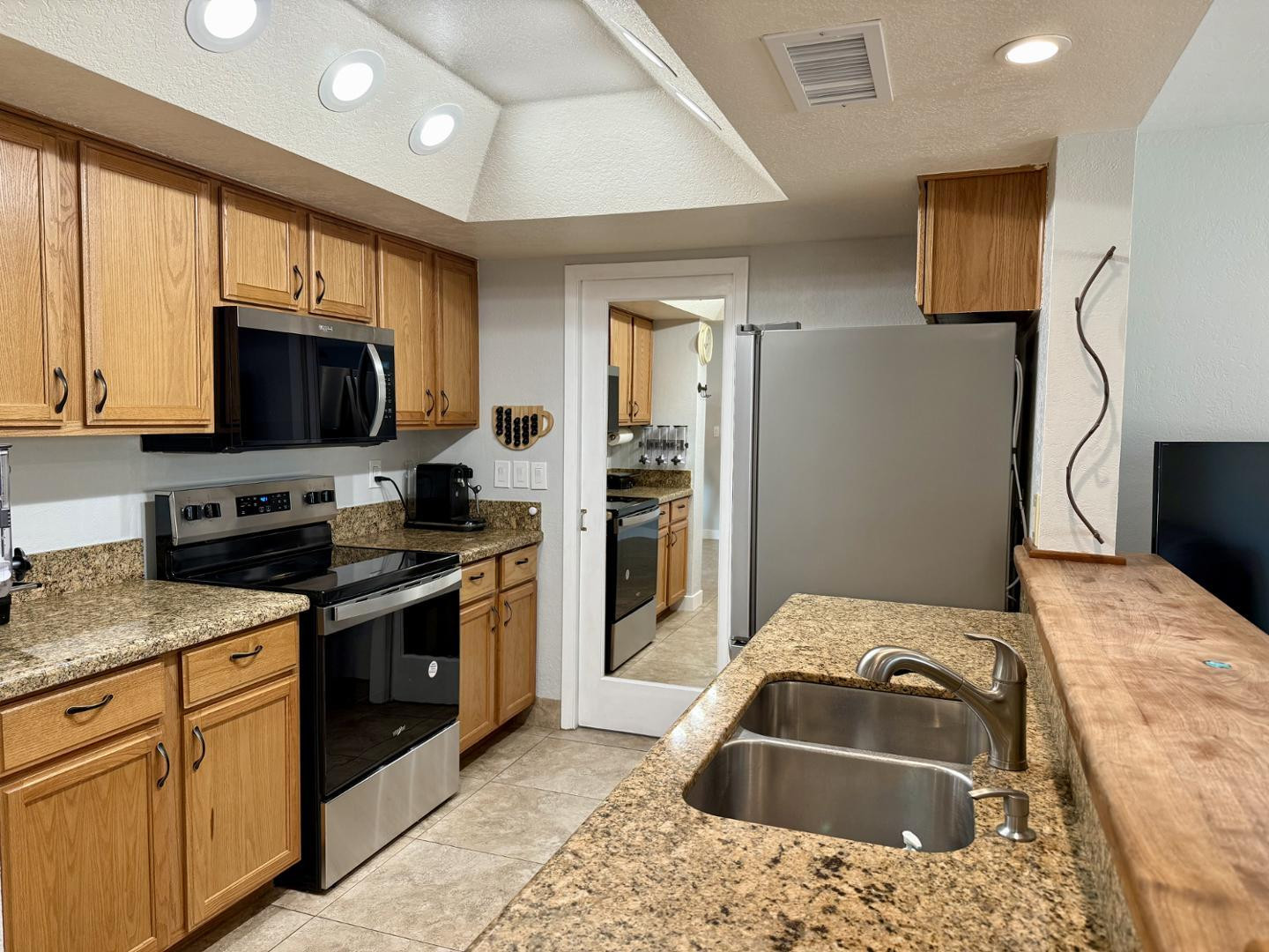 4616 E Pershing Avenue