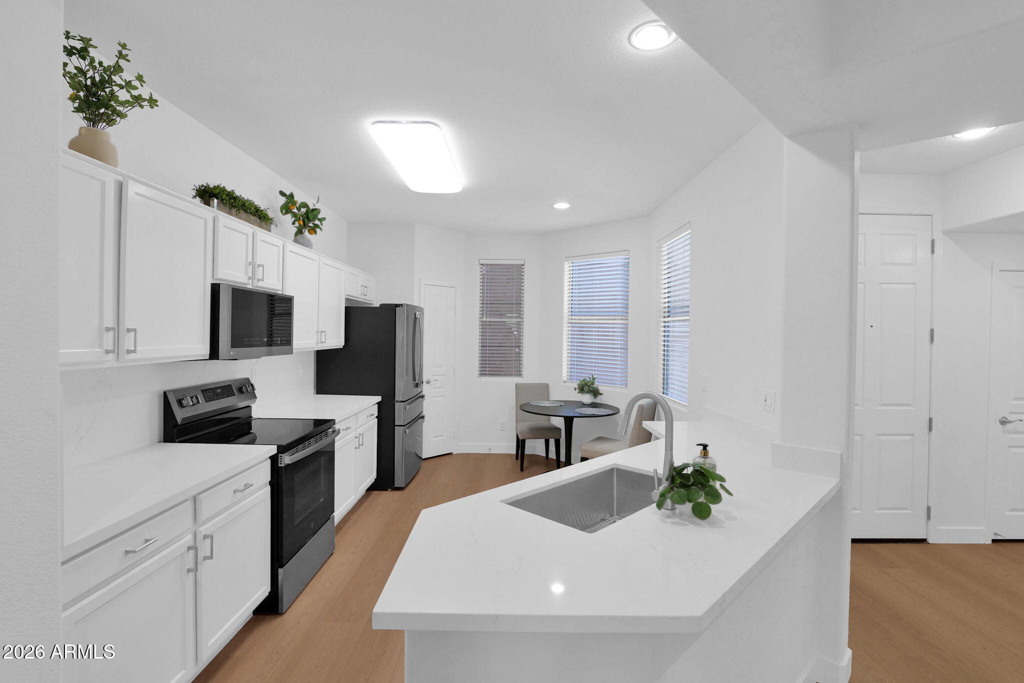 15221 N CLUBGATE Drive 1023