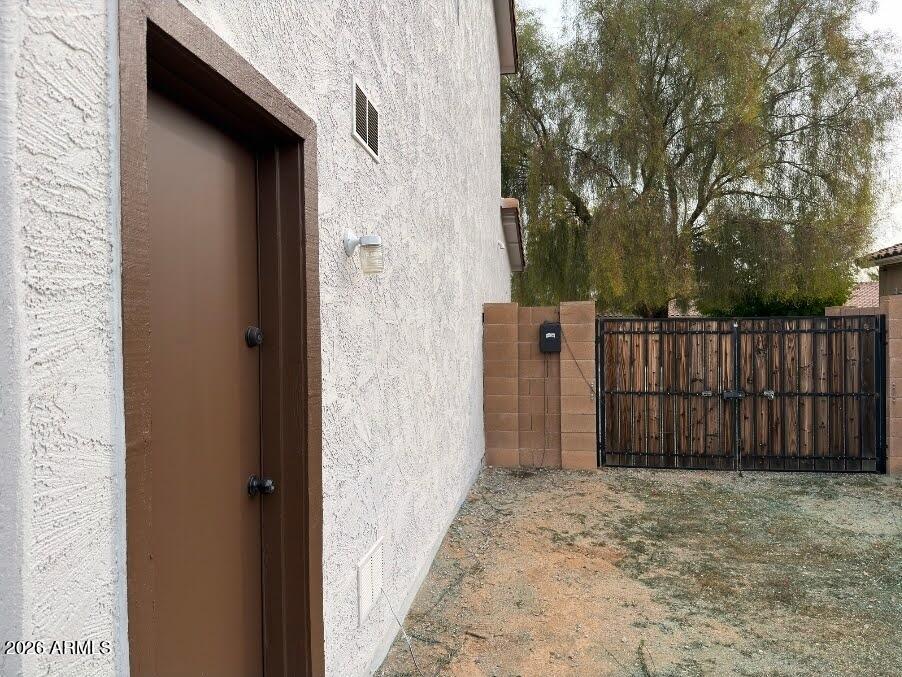 32310 N CHERRY CREEK Road