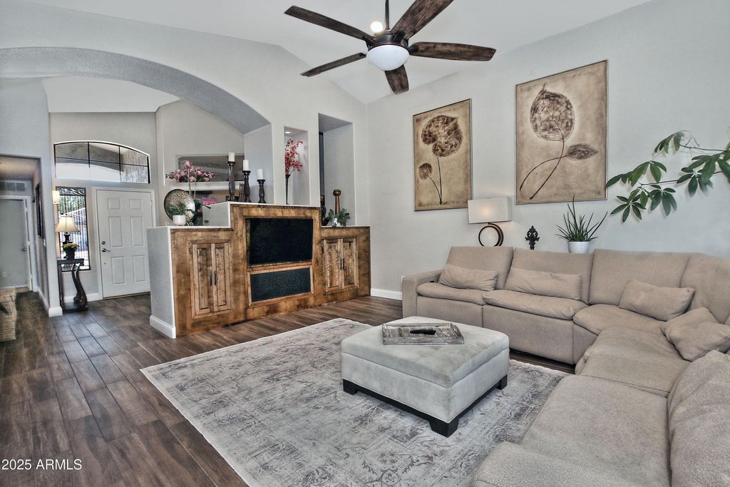 Photo of 1088 S Roca Street, Gilbert, AZ 85296 (MLS # 6927917)