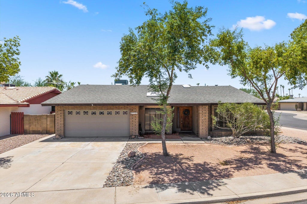 Photo of 1735 W Isleta Avenue, Mesa, AZ 85202 (MLS # 7053544)