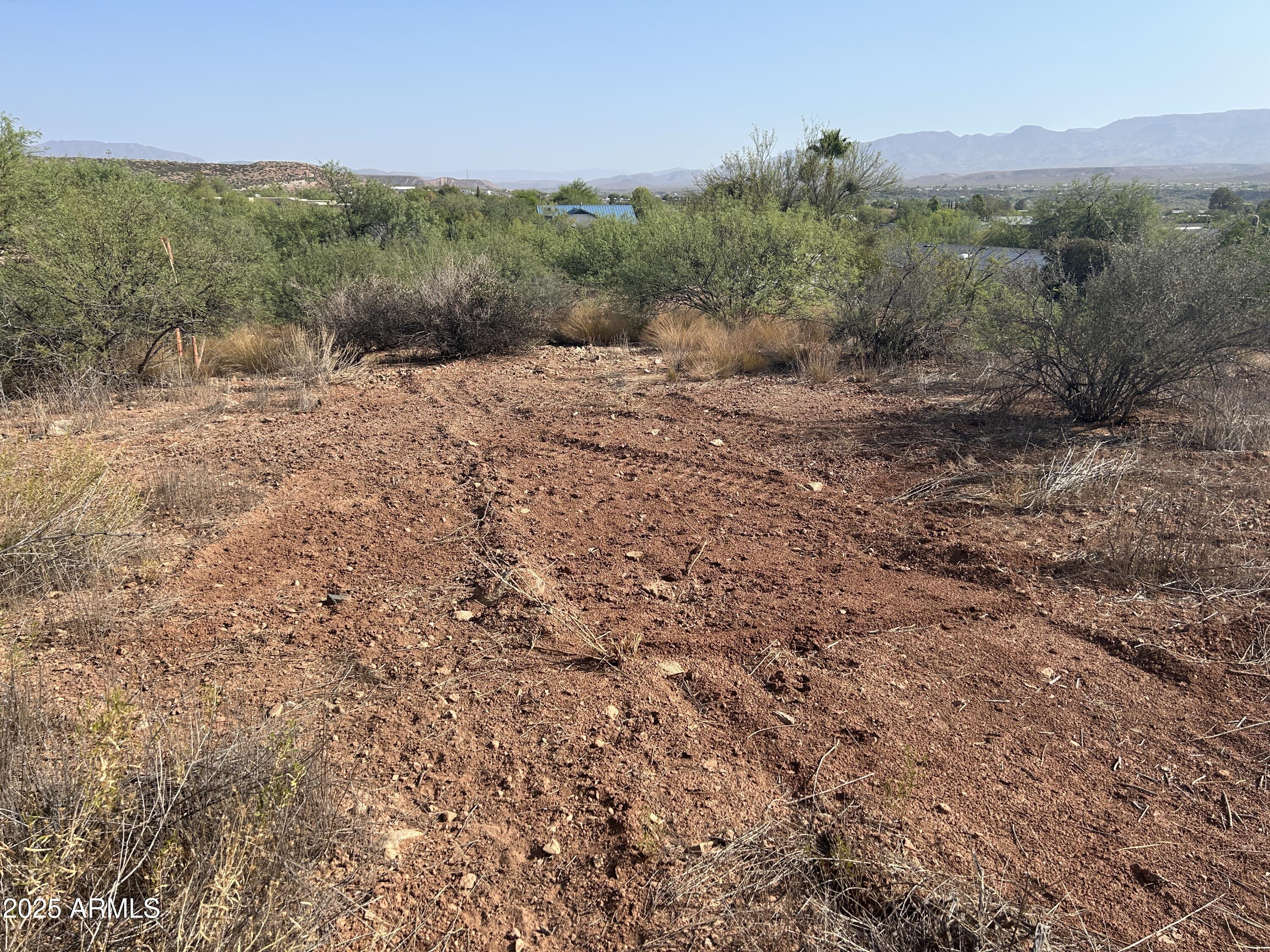 D-1 W Lincoln Drive -