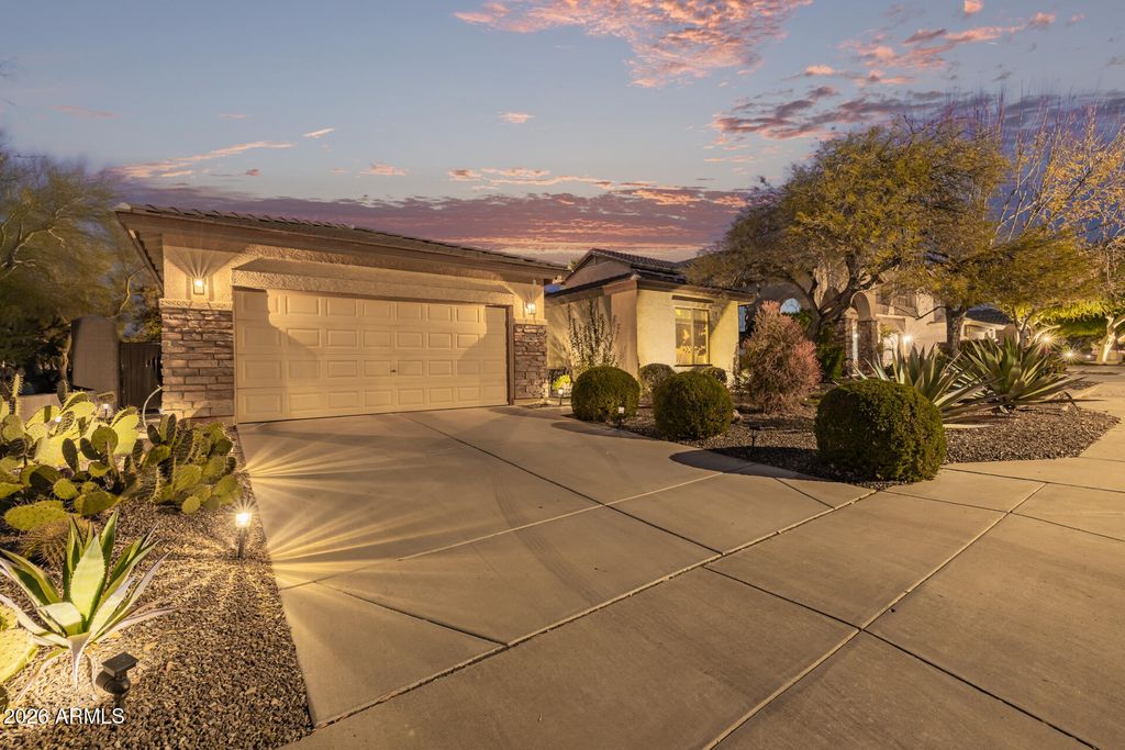 Photo of 2226 W Hedgehog Place, Phoenix, AZ 85085 (MLS # 6977954)