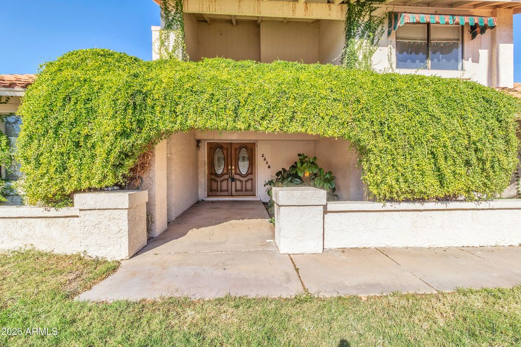 Photo of 2318 W Monterey Circle, Mesa, AZ 85202 (MLS # 6976669)