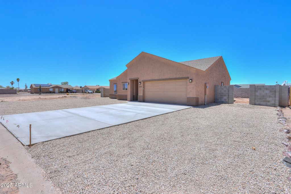 Photo of 13562 S Huntington Road, Arizona City, AZ 85123 (MLS # 6896393)