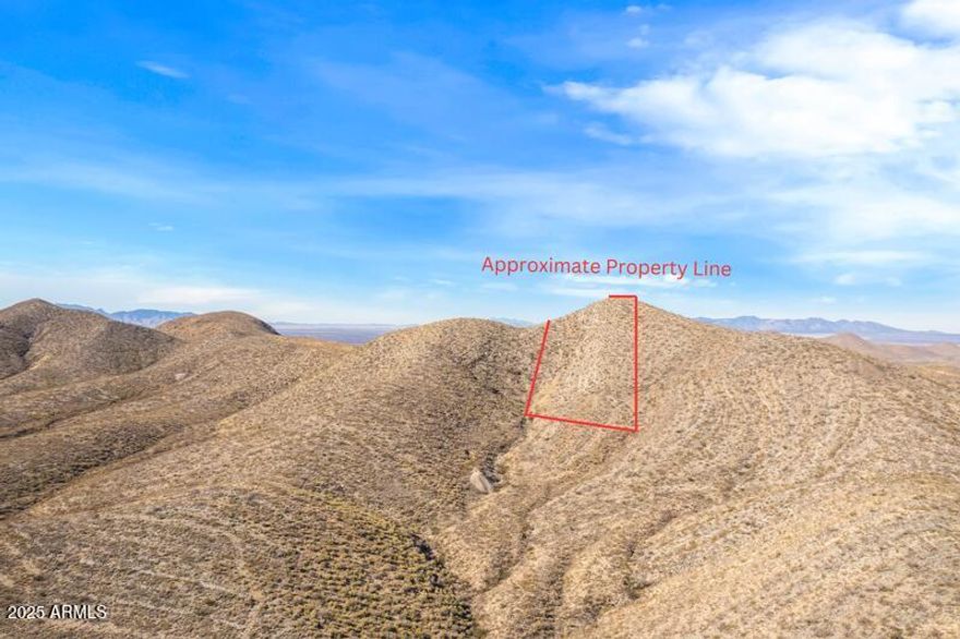 Here's another chance to Own a piece of the Old West.  The Historical ''Patented Honeycomb'' Mining Claim. On Military Hill in Tombstone Arizona.  Located at the top of the Mountain with 360 degrees views in all directions.  Mine the land to search for minerals or build and home and enjoy the scenery! no legal access to property buyer to verify