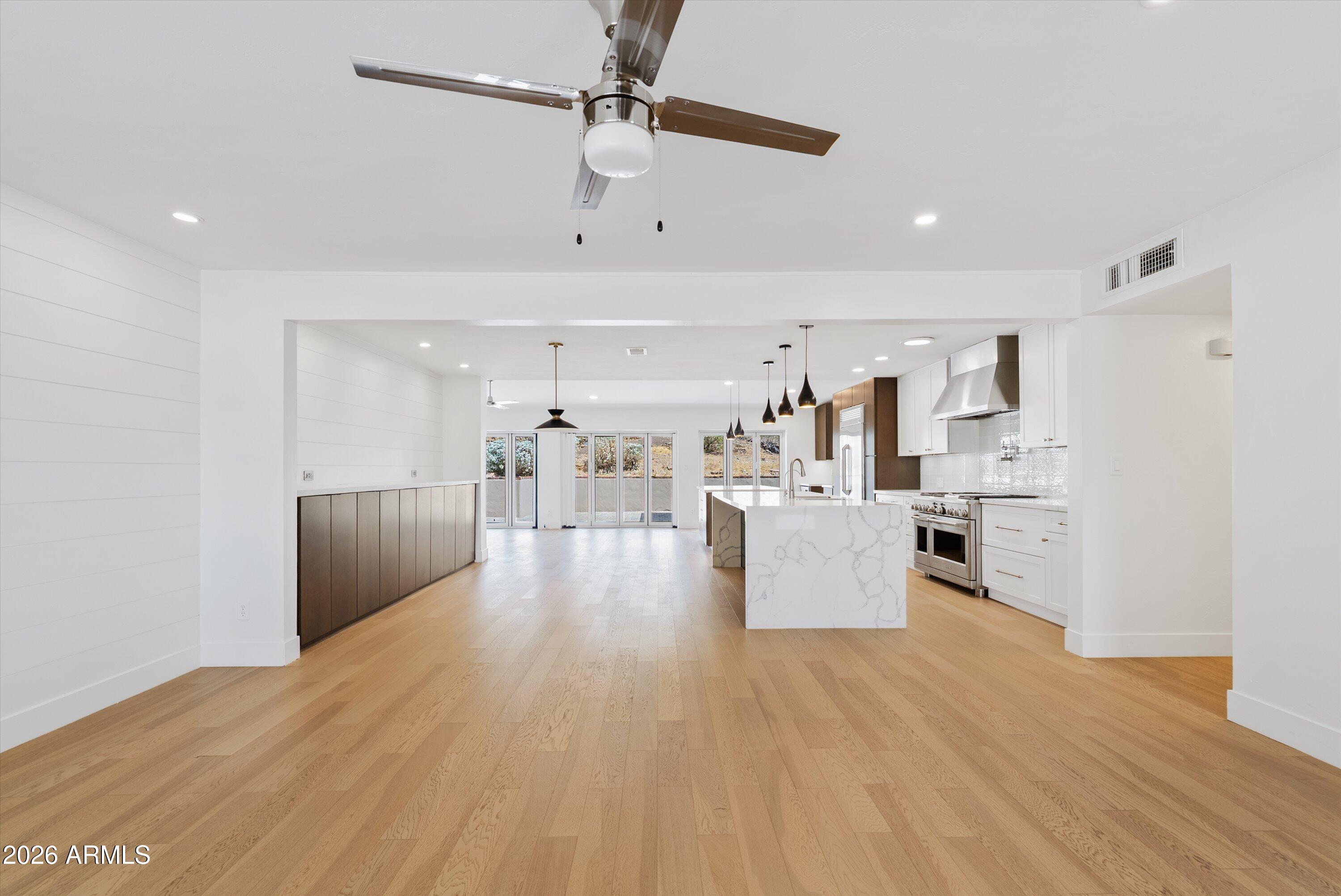 8515 N 13th Place