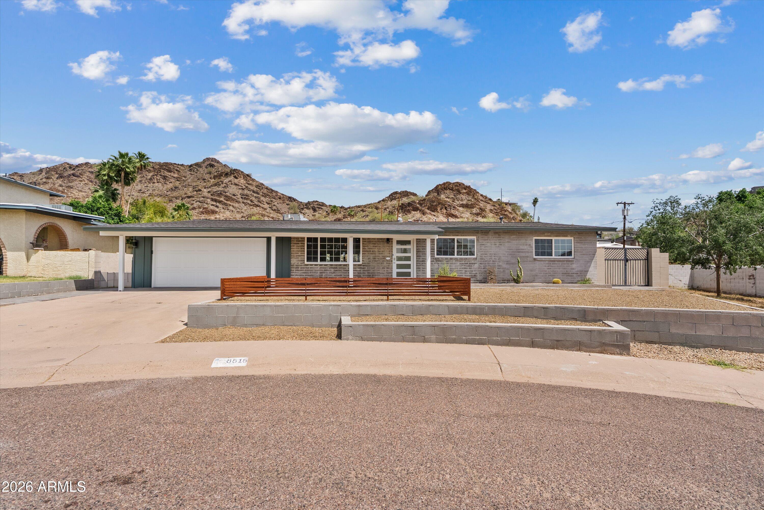 8515 N 13th Place