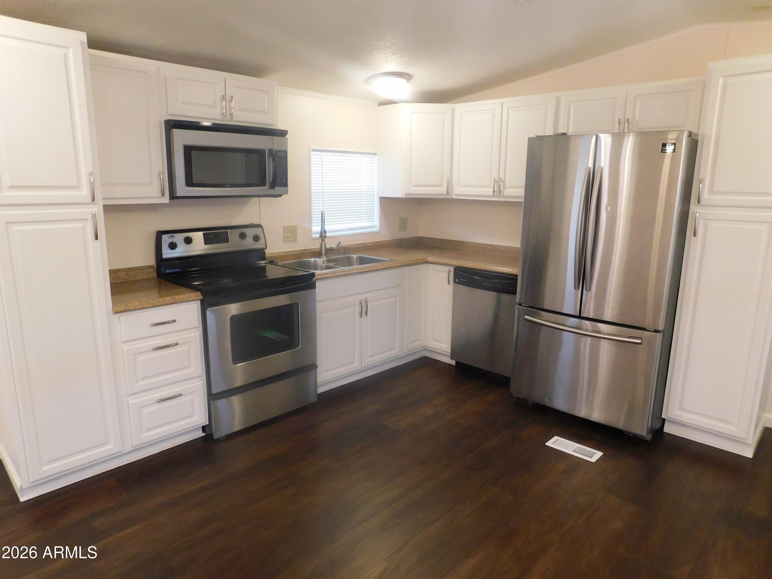 980 E Broadway Avenue 13