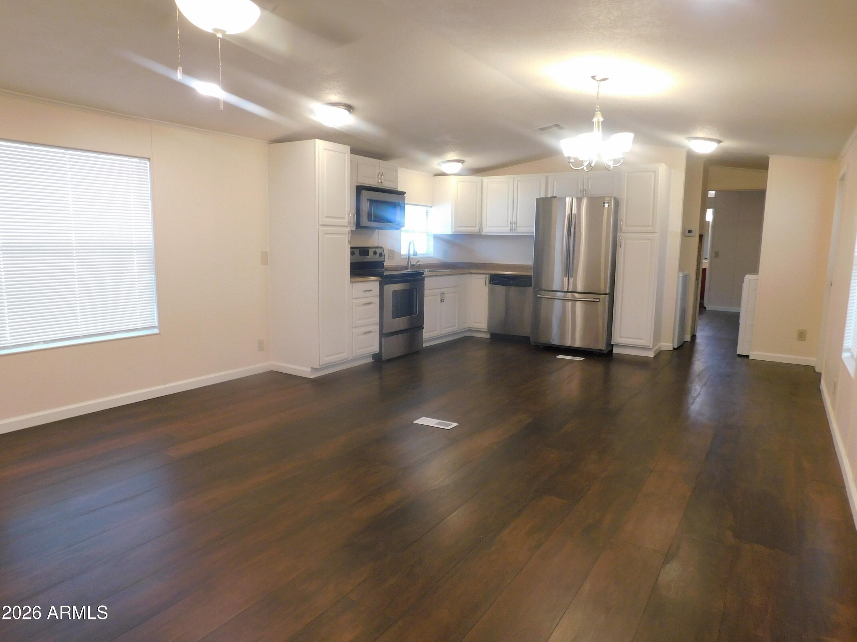 980 E Broadway Avenue 13