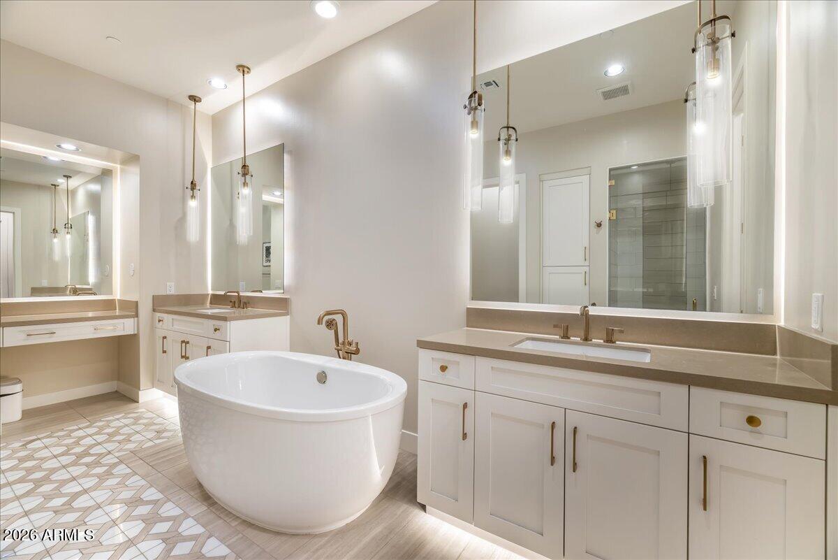 ADERO CANYON - Residential