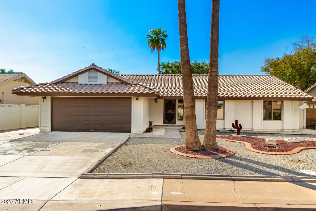 Photo of 1634 N Pennington Drive, Chandler, AZ 85224 (MLS # 6924375)