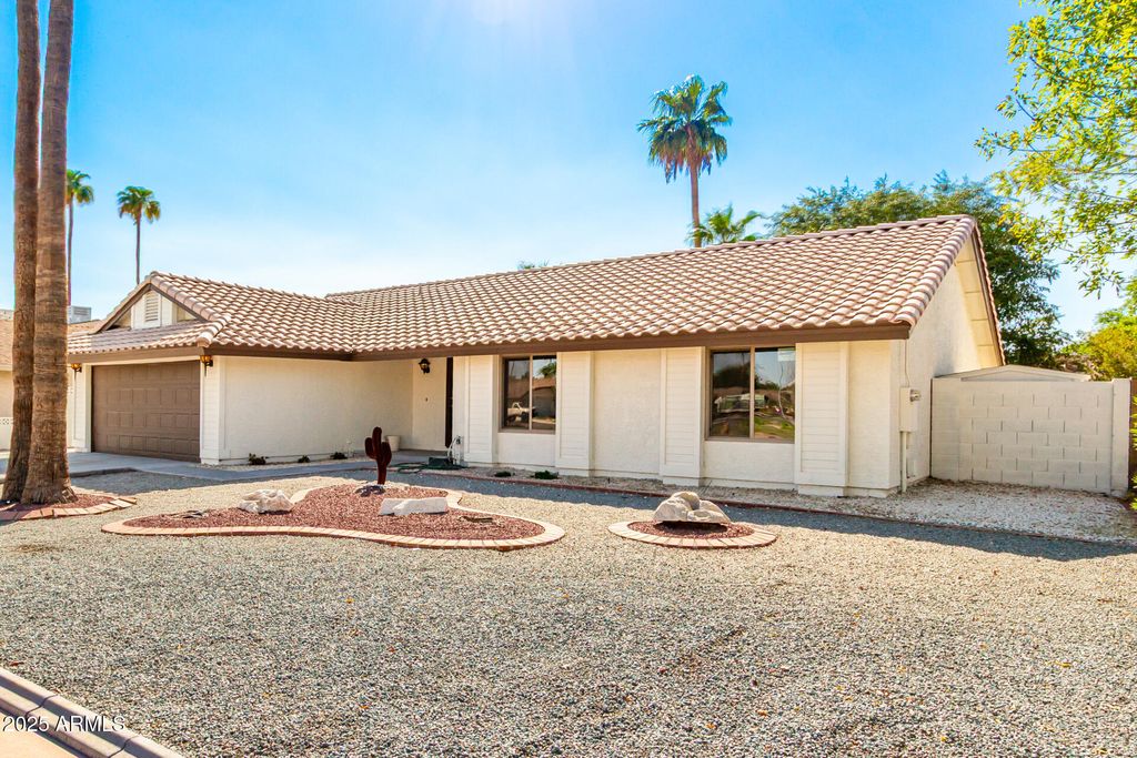 Photo of 1634 N Pennington Drive, Chandler, AZ 85224 (MLS # 6924375)