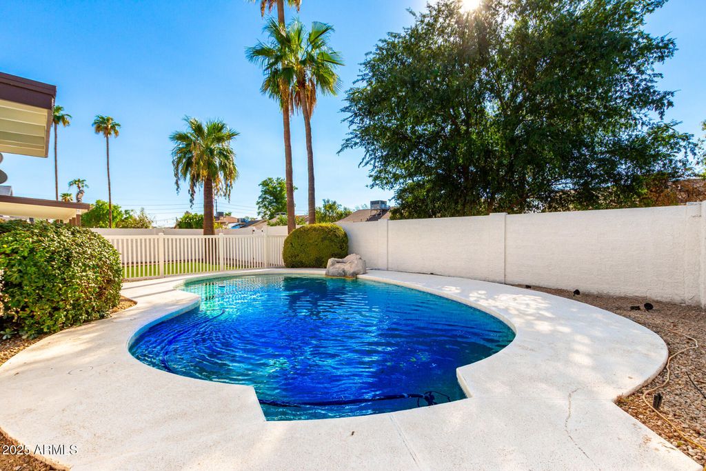 Photo of 1634 N Pennington Drive, Chandler, AZ 85224 (MLS # 6924375)
