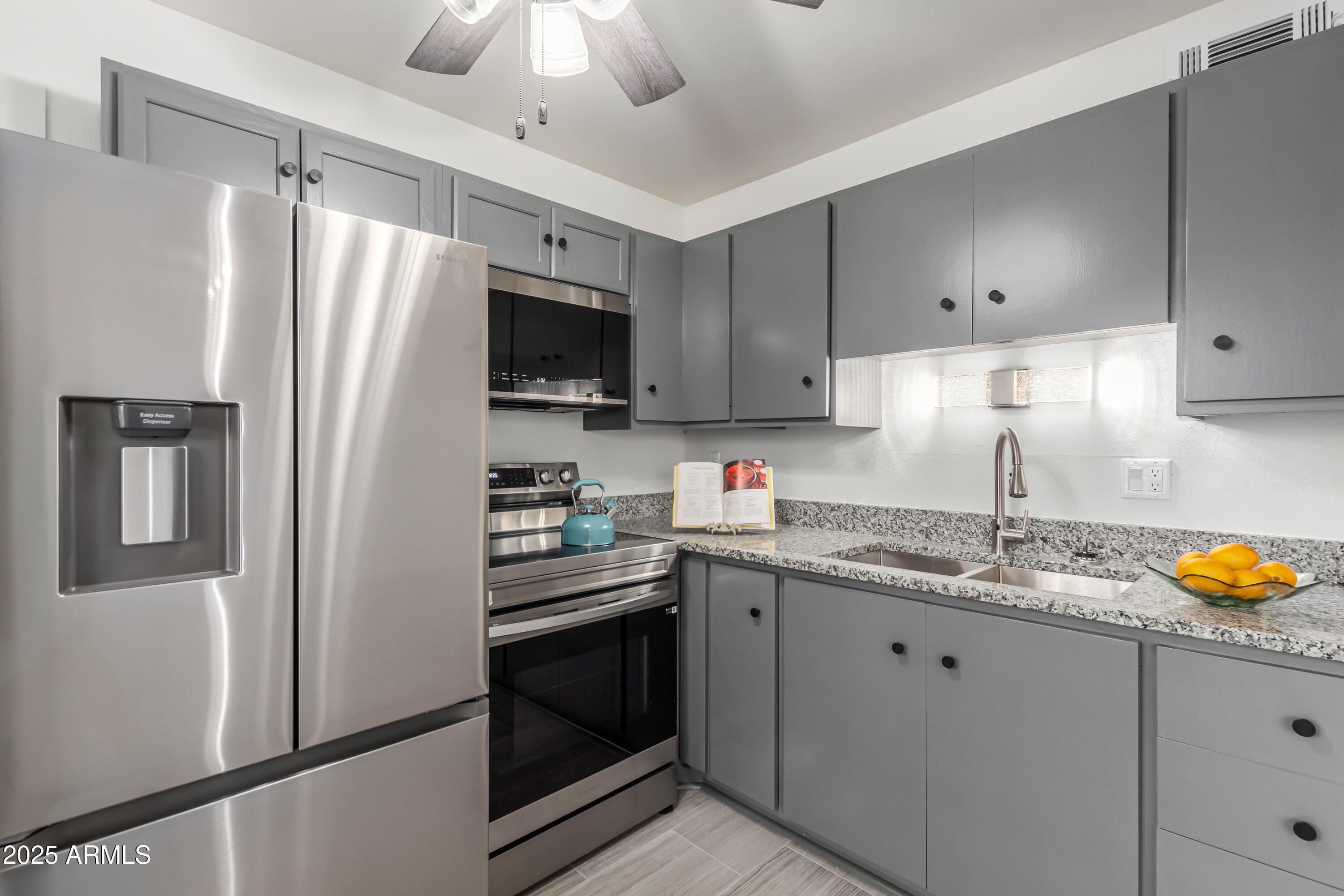 2608 W BERRIDGE Lane C-220