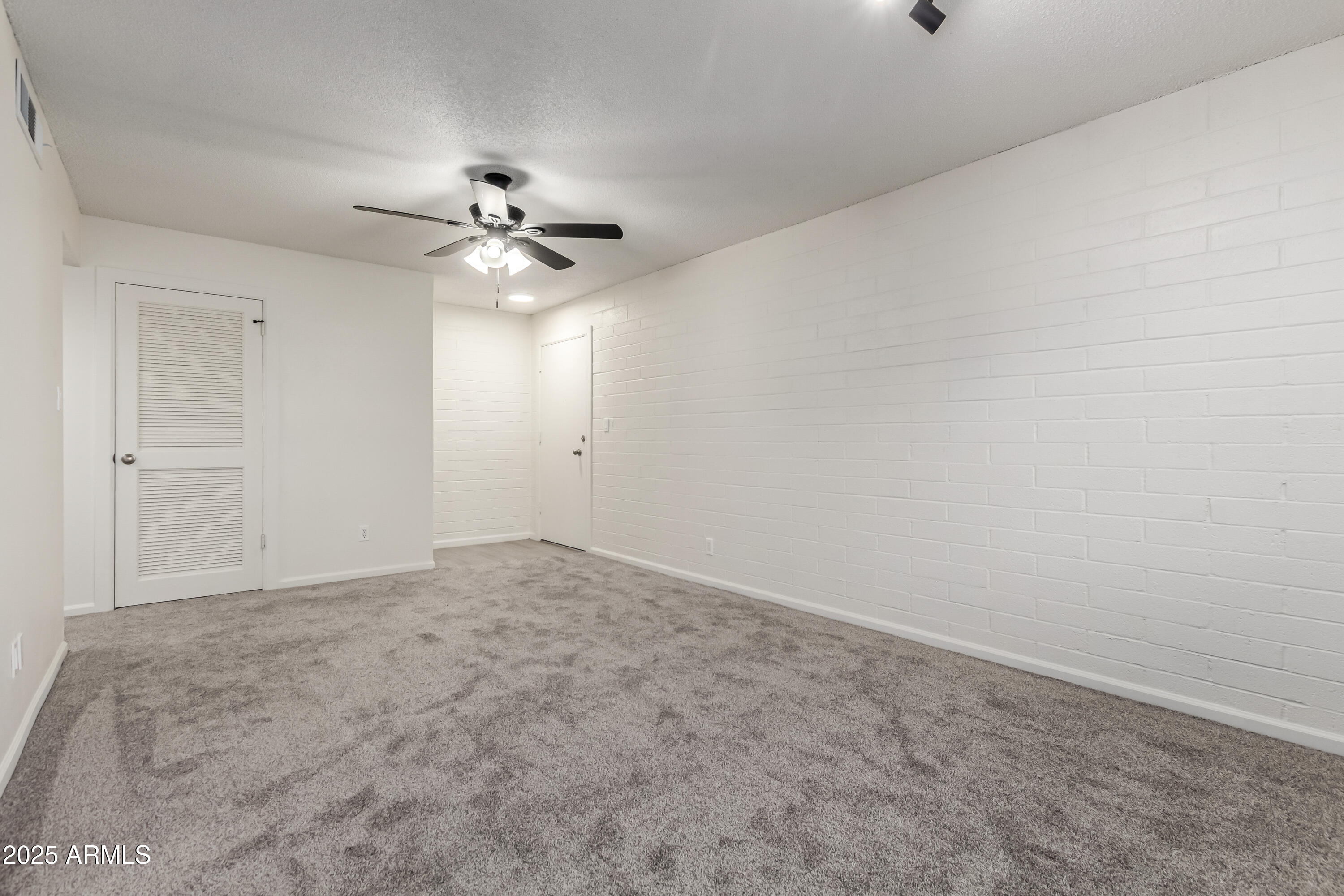 2608 W BERRIDGE Lane C-220