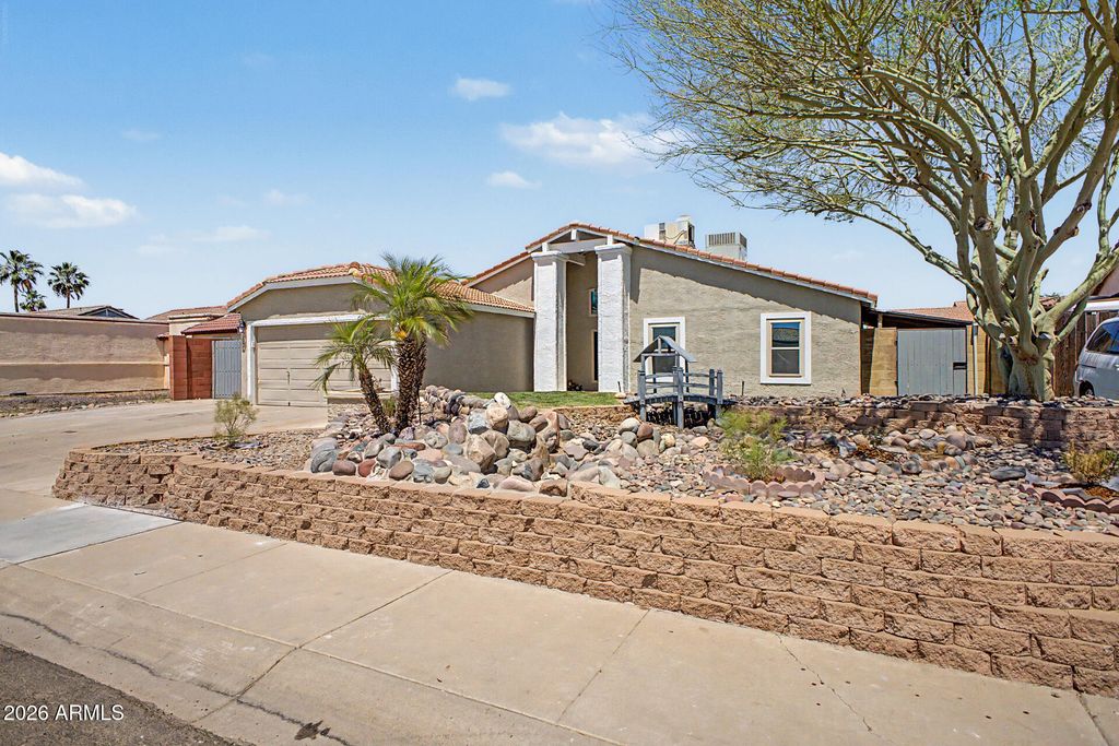 Photo of 6350 W Onyx Avenue, Glendale, AZ 85302 (MLS # 7018033)