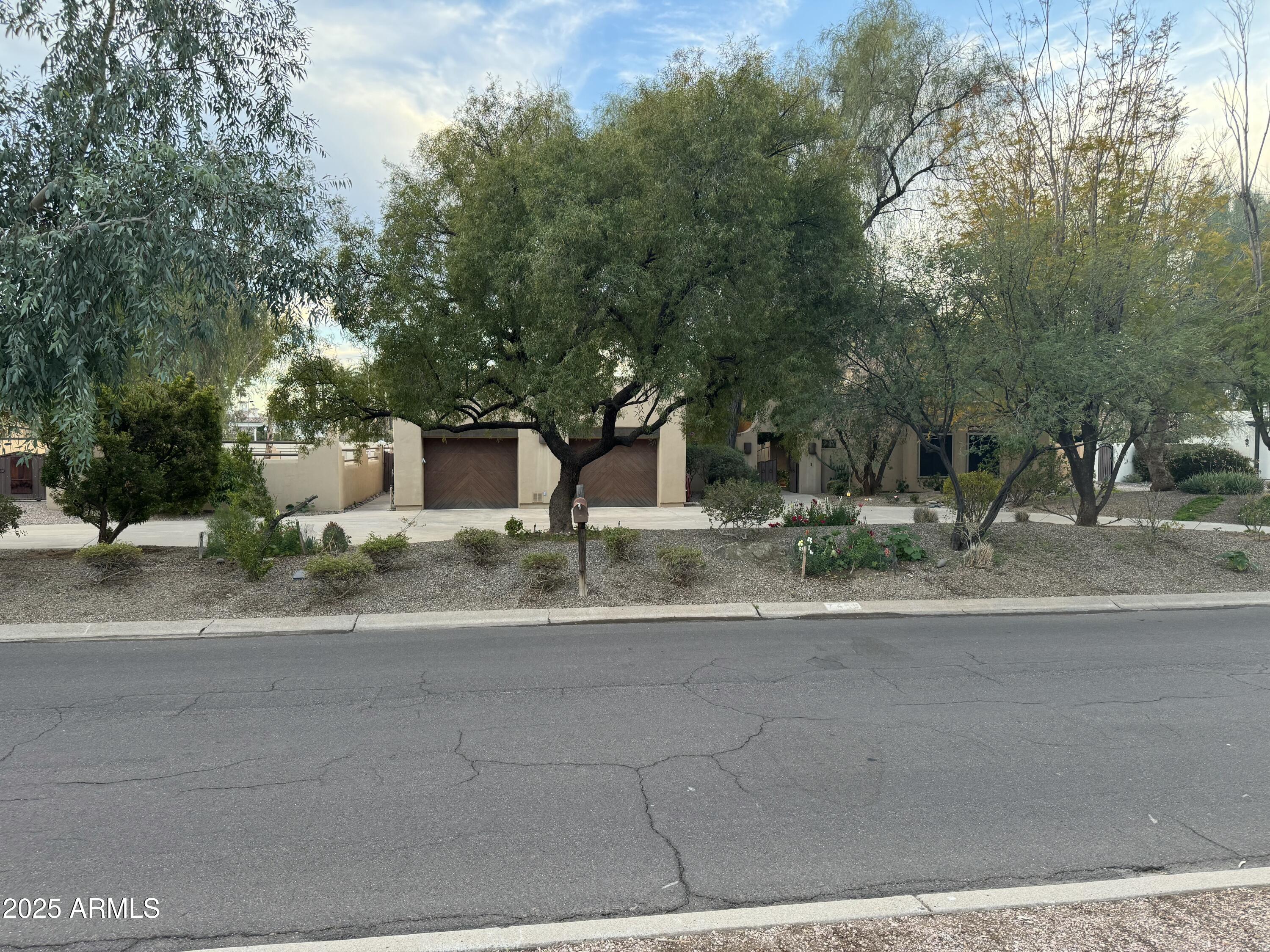 PARADISE VALLEY FARMS - Residential