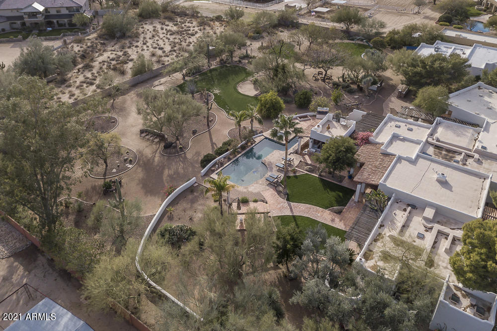 EQUESTRIAN ESTATE - Residential