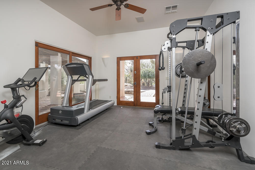 EQUESTRIAN ESTATE - Residential