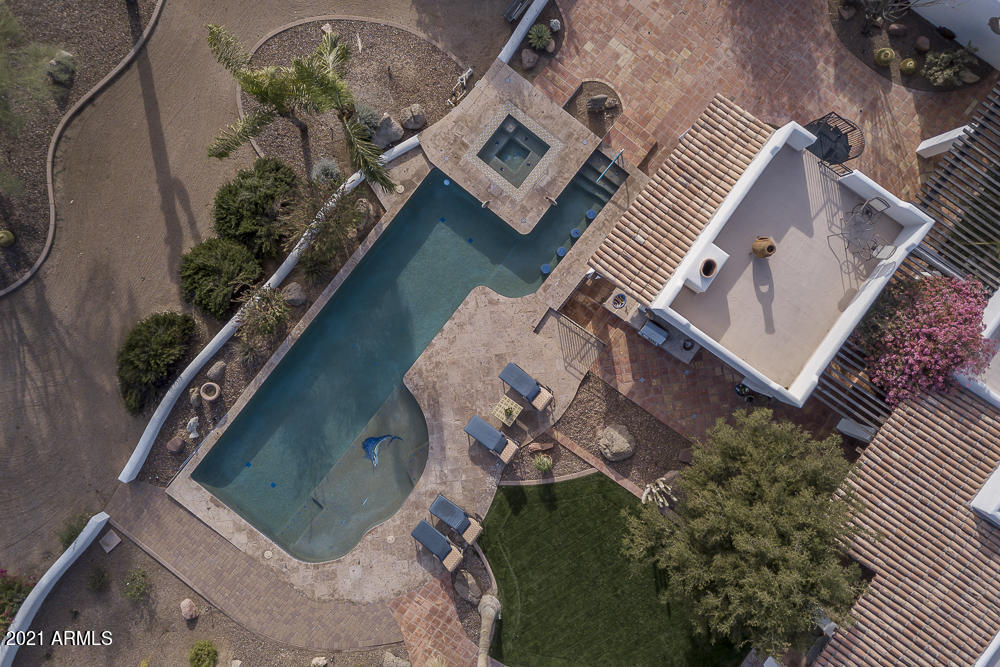 EQUESTRIAN ESTATE - Residential