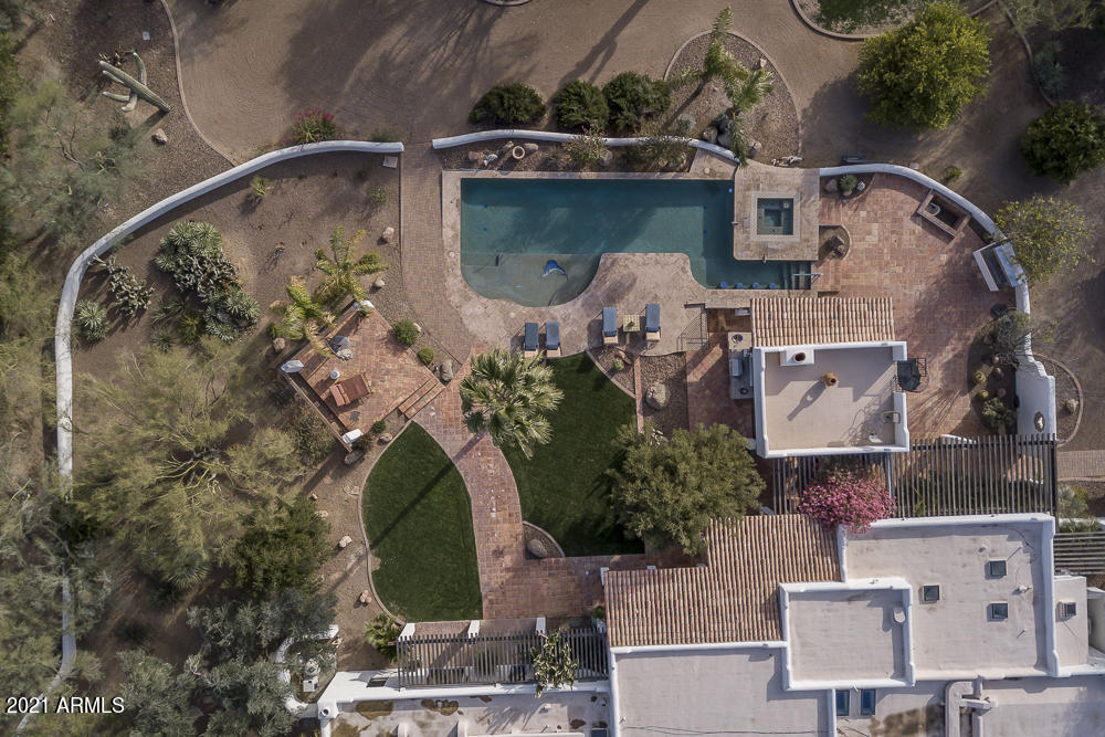 EQUESTRIAN ESTATE - Residential